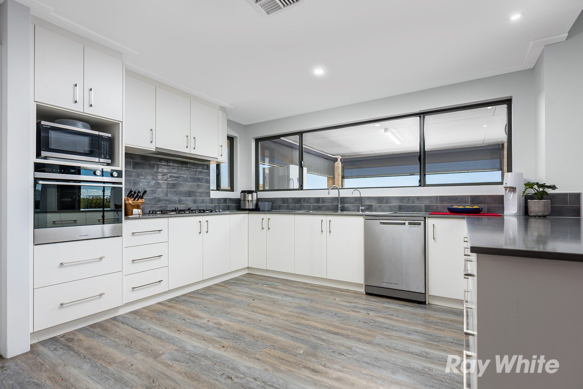 302 Eliza Shaw Drive — photo 6 of 30