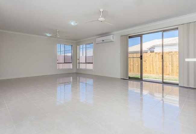 2/1 Bottle Tree Crescent, Mango Hill, QLD 4509