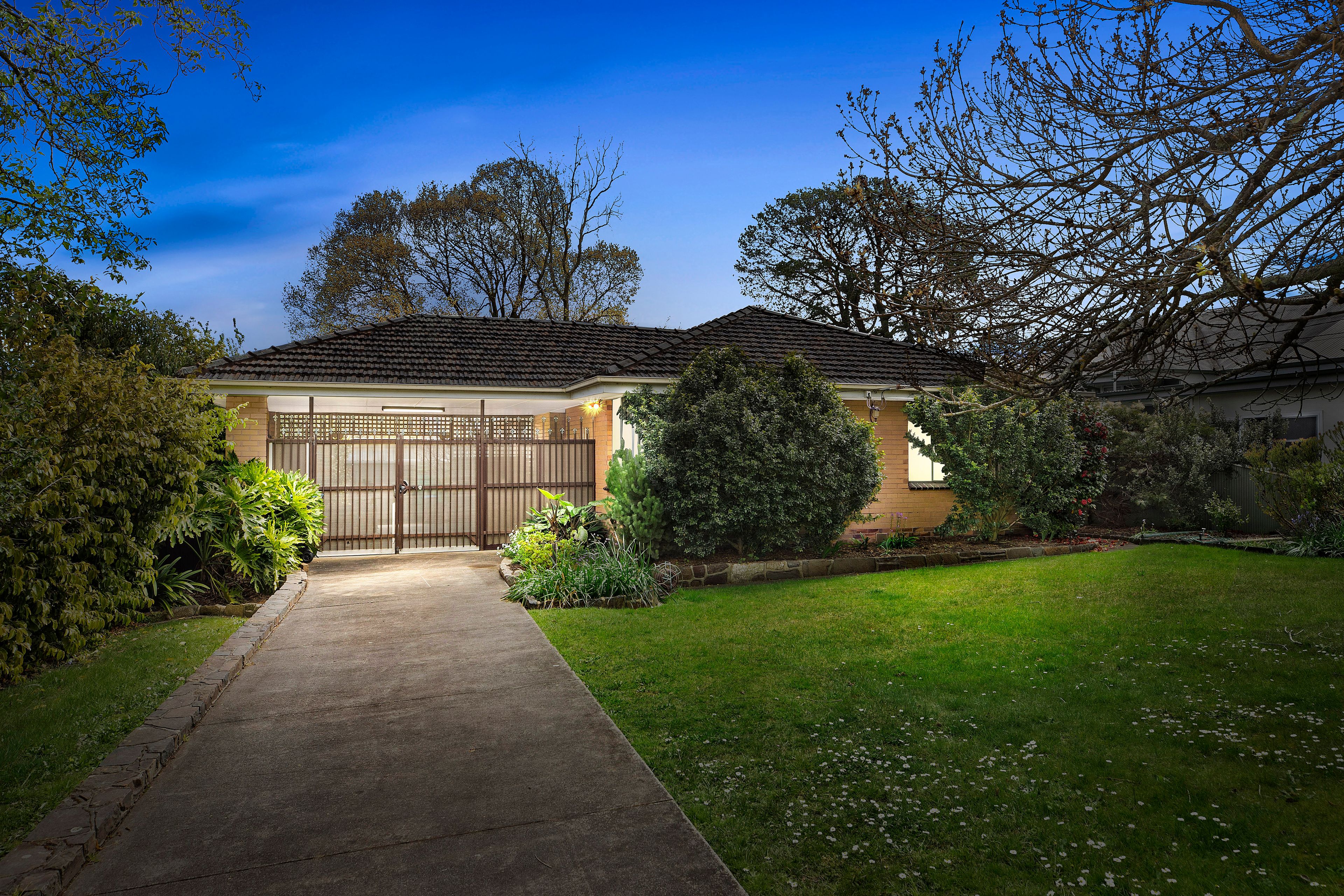 11 Dorothy Grove, Ferntree Gully, VIC 3156