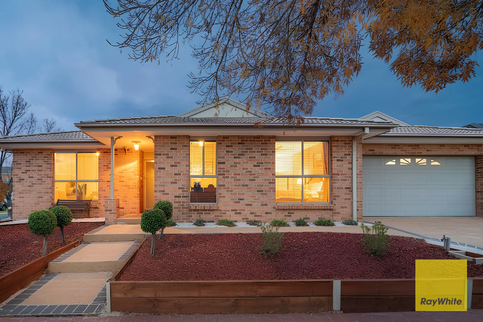 2 Mickleton Grove, Point Cook, VIC 3030