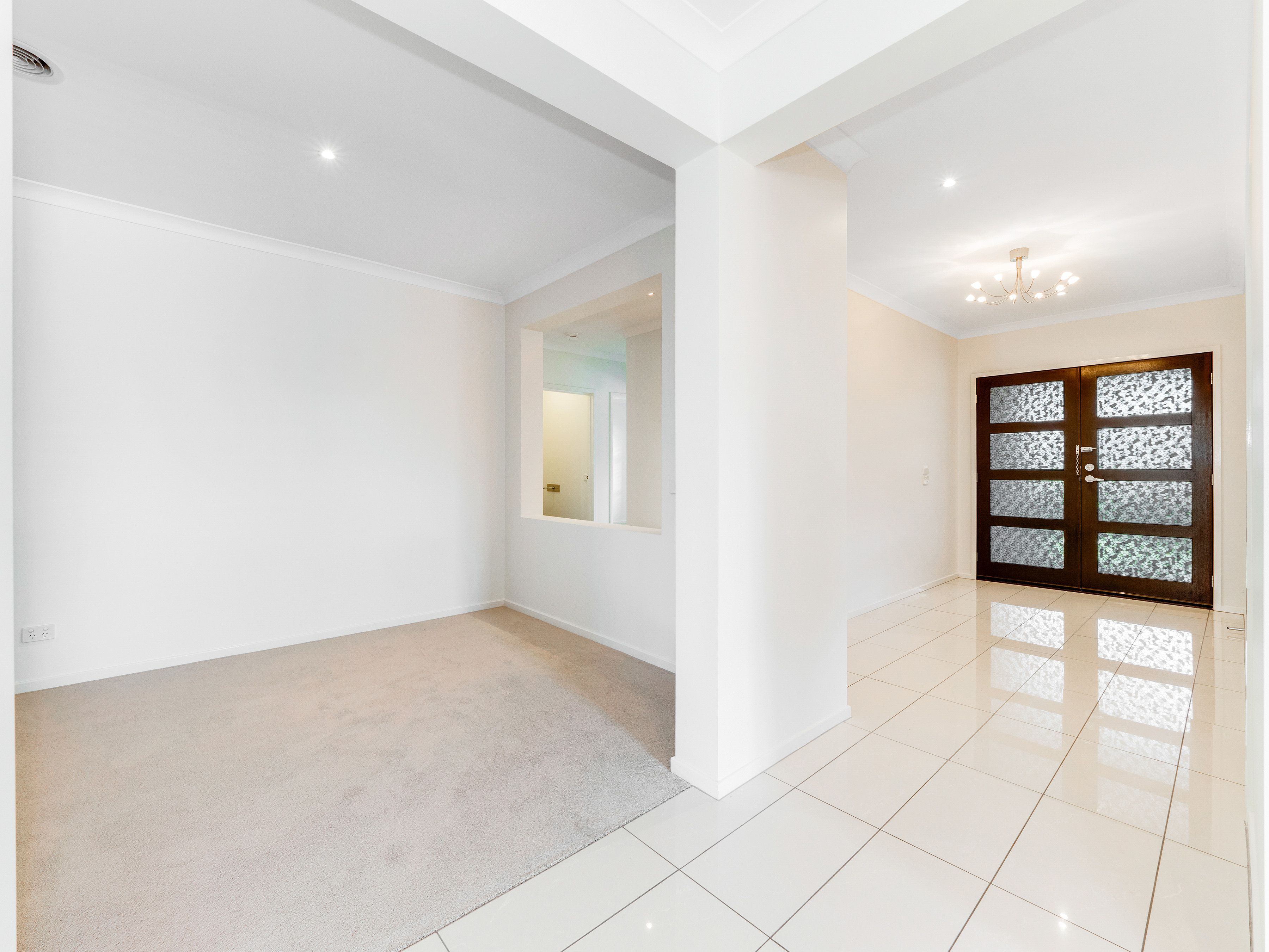 10 Crowe Avenue, Cranbourne West, VIC 3977