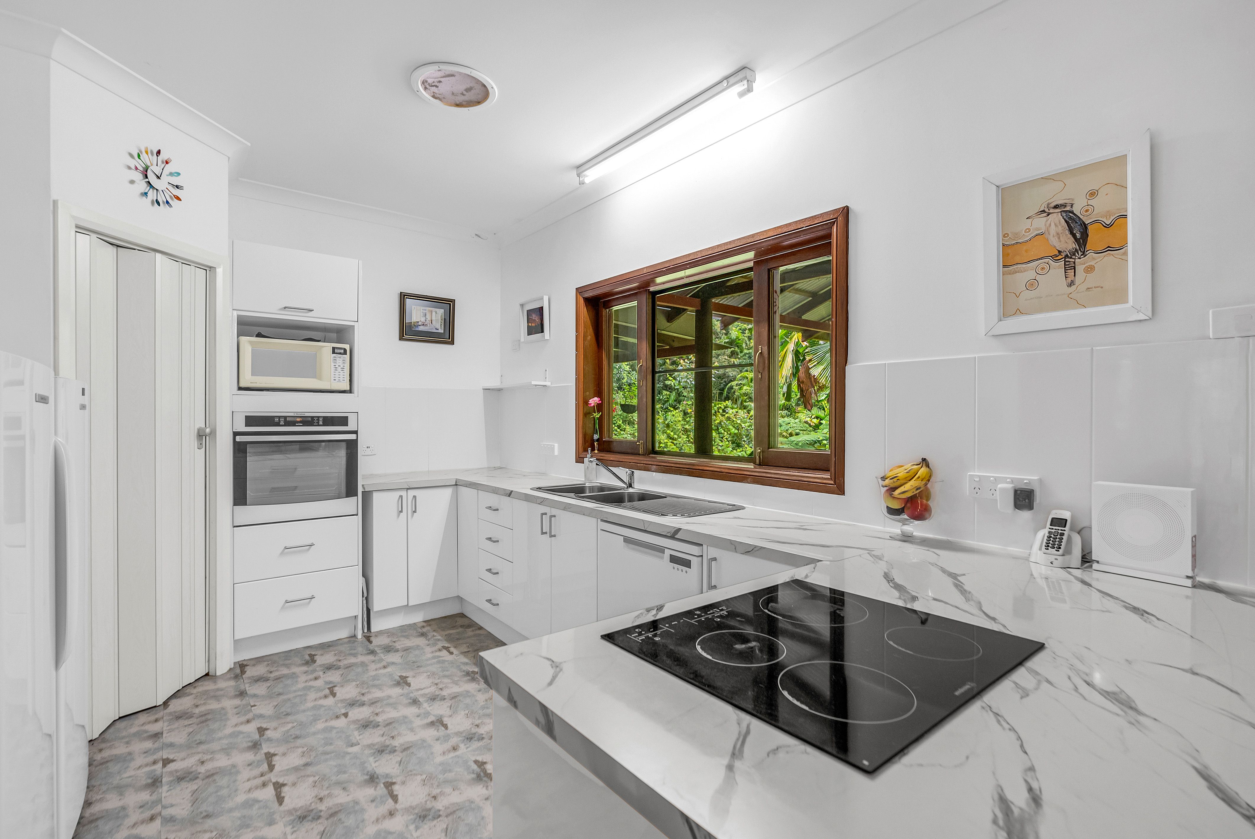 27 Gregory Terrace — photo 7 of 21