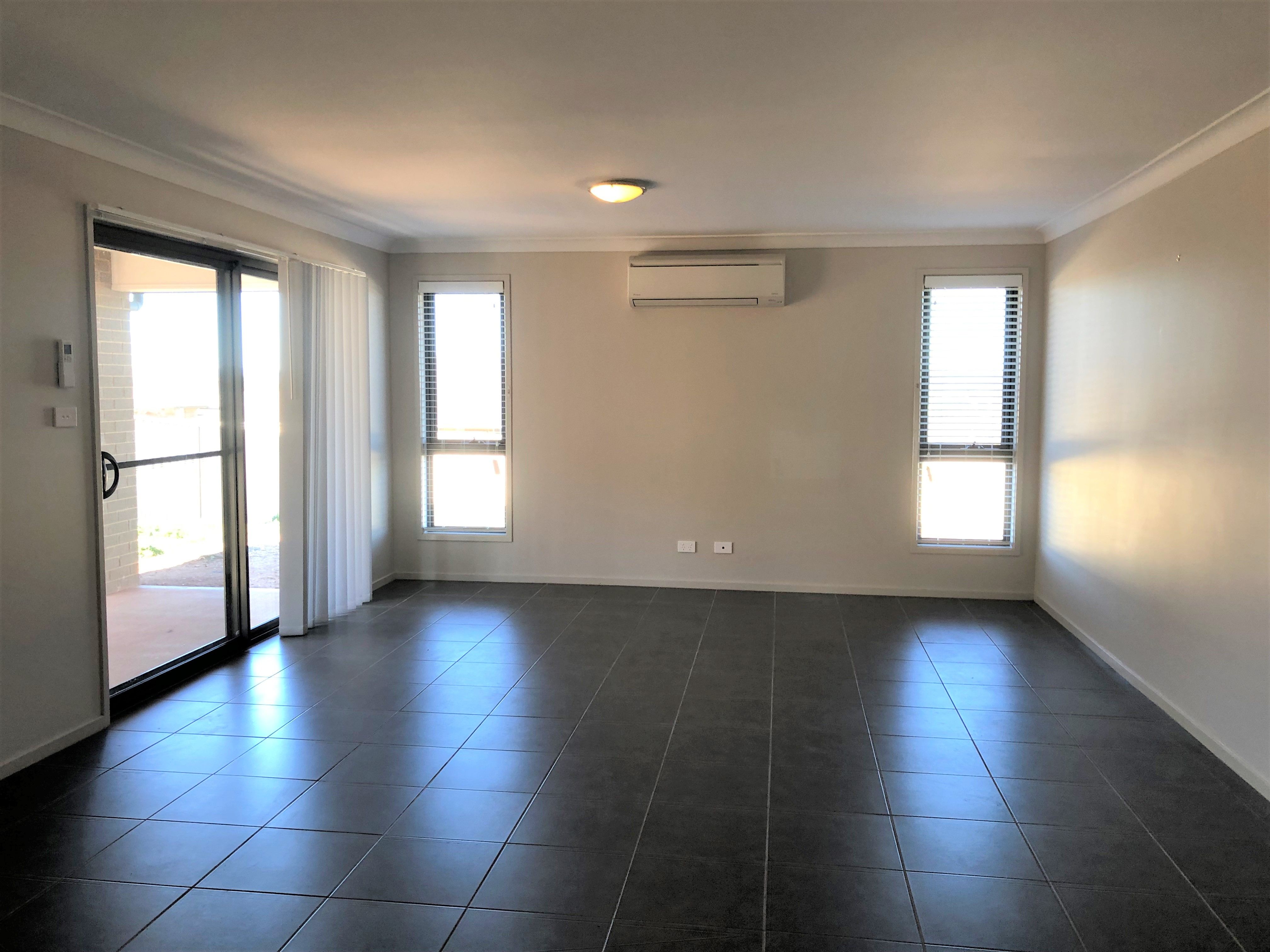 16 Rosewood Avenue, Parkes, NSW 2870