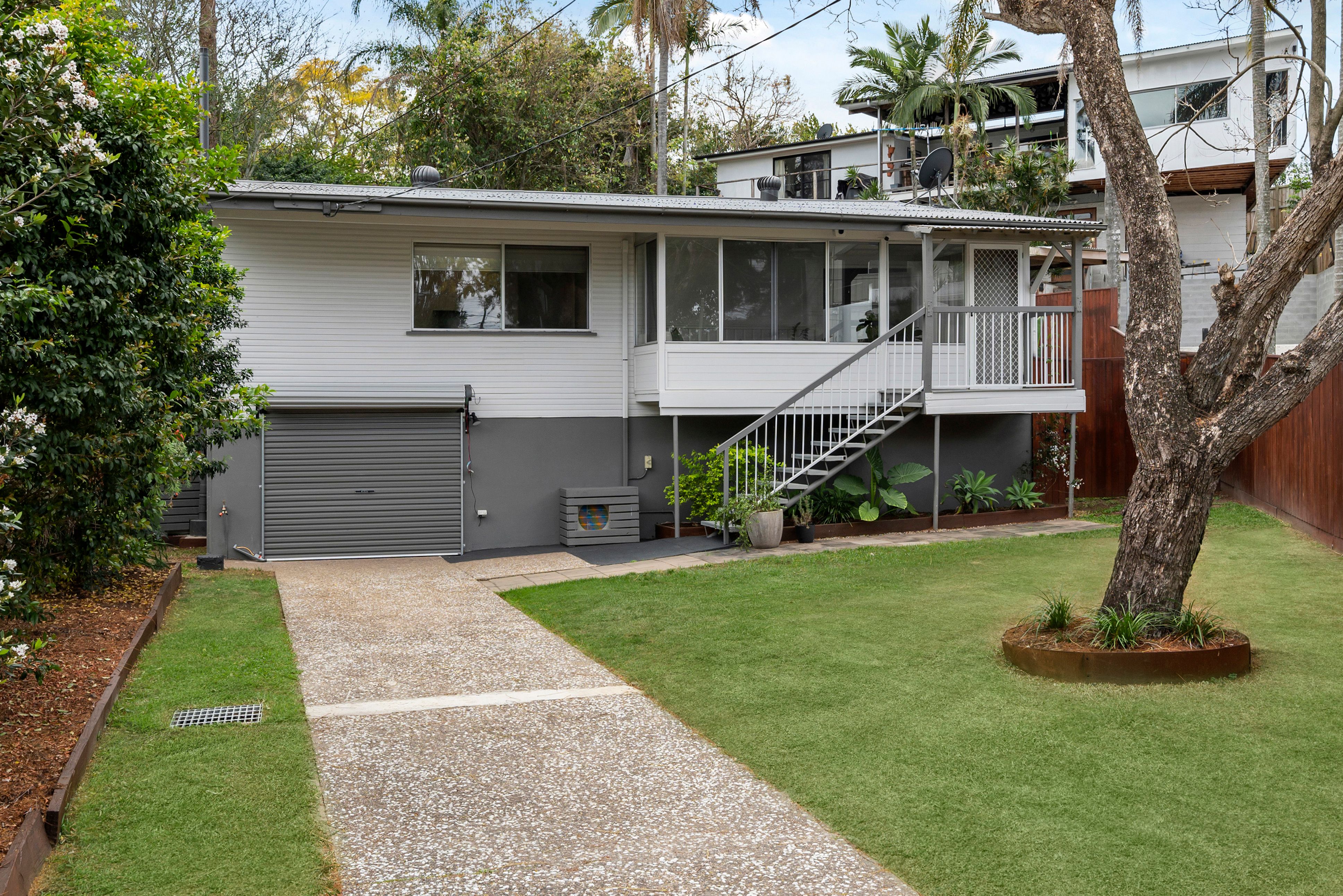 15 Yvonne Street, Yeronga, QLD 4104