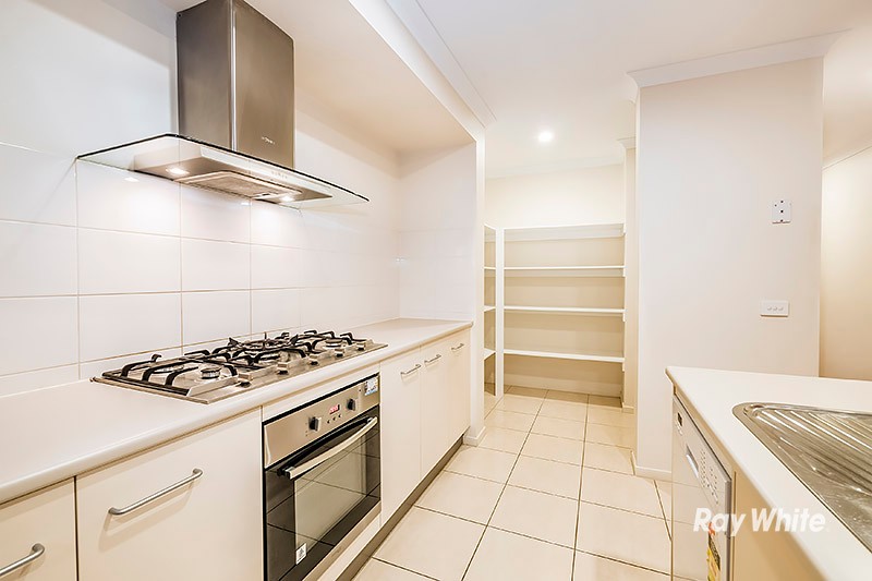 9 Rhinelander Close, Clyde North, VIC 3978