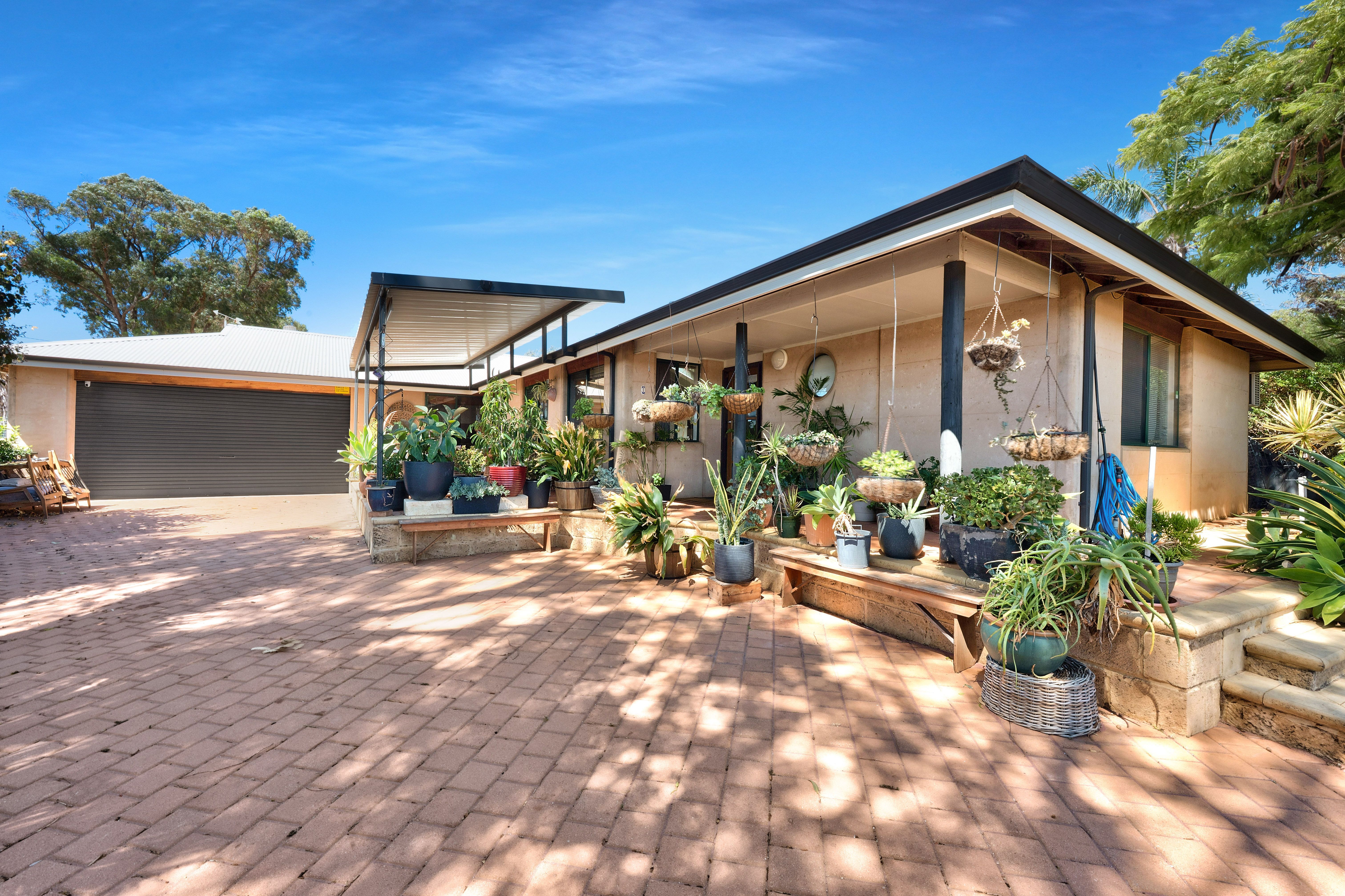 1 Settlers Close, Bluff Point, WA 6530