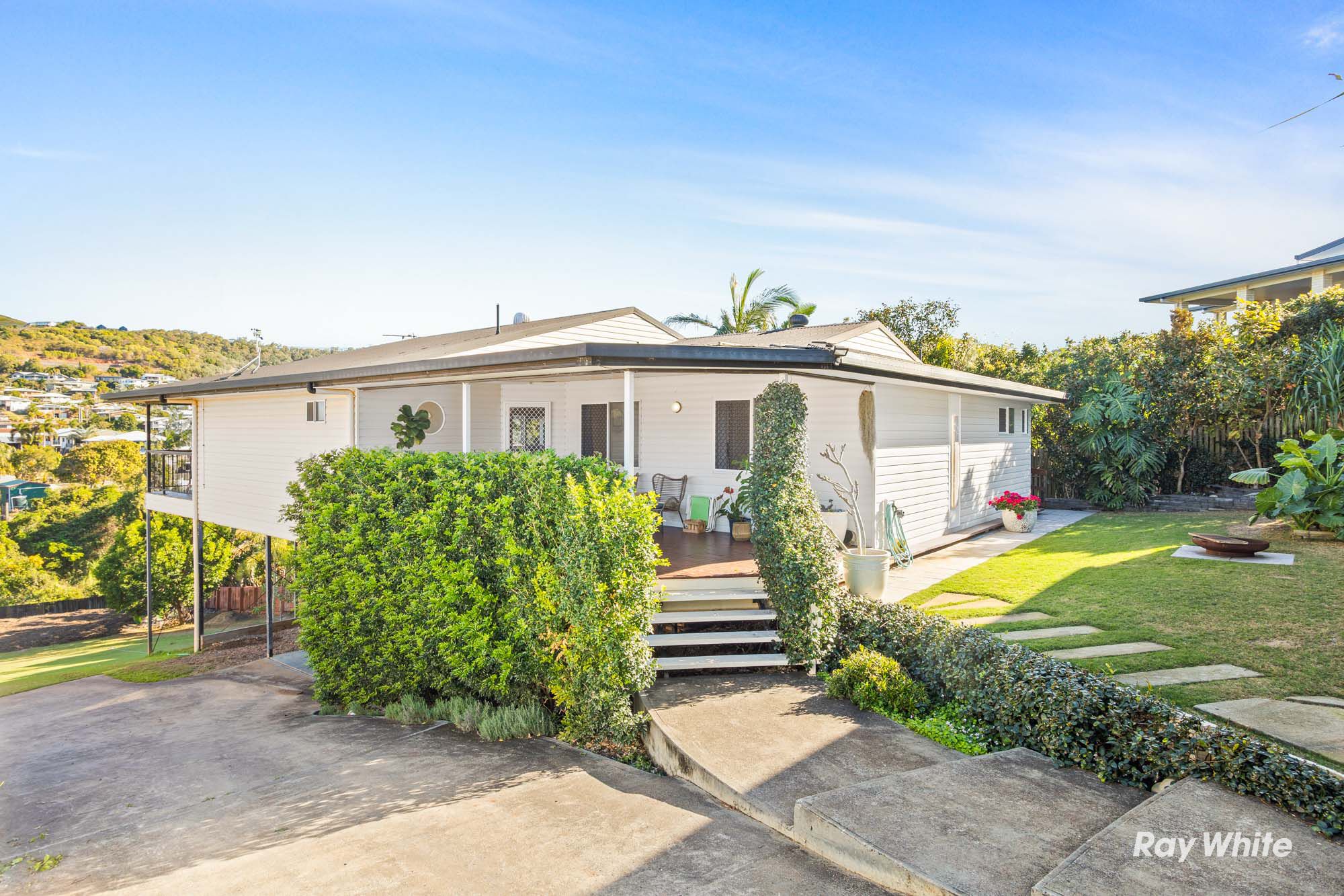 14 Yearsley Grove, Pacific Heights, QLD 4703