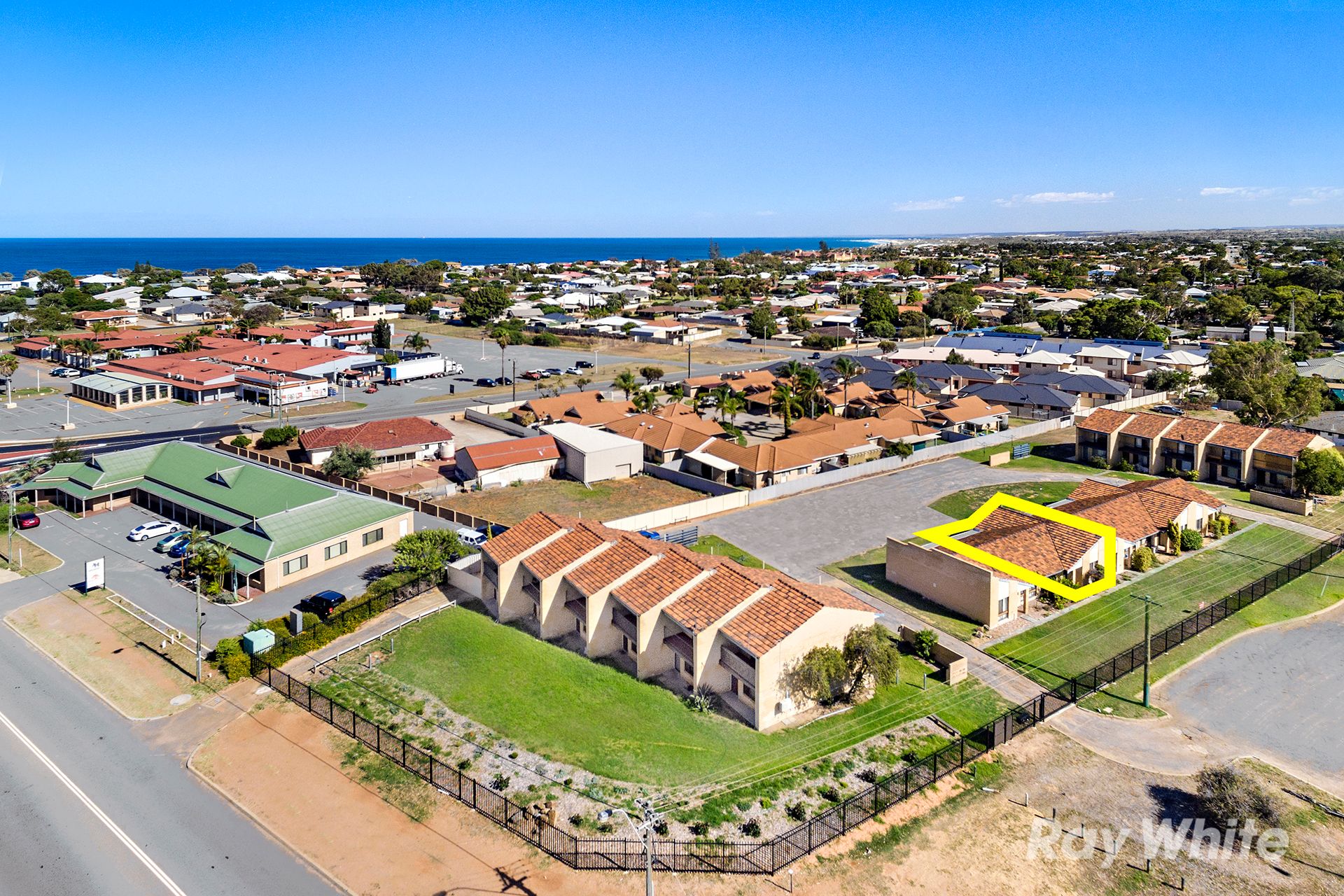8/125 Railway Street, Bluff Point, WA 6530