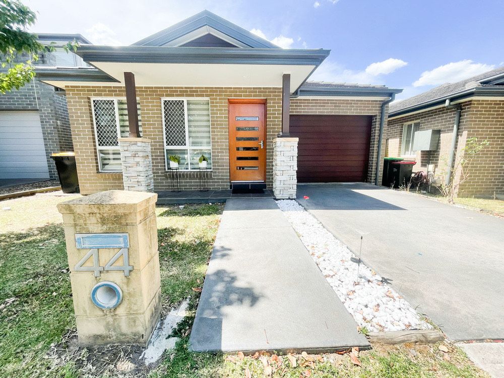 44 Wildflower Circle, Jordan Springs, NSW