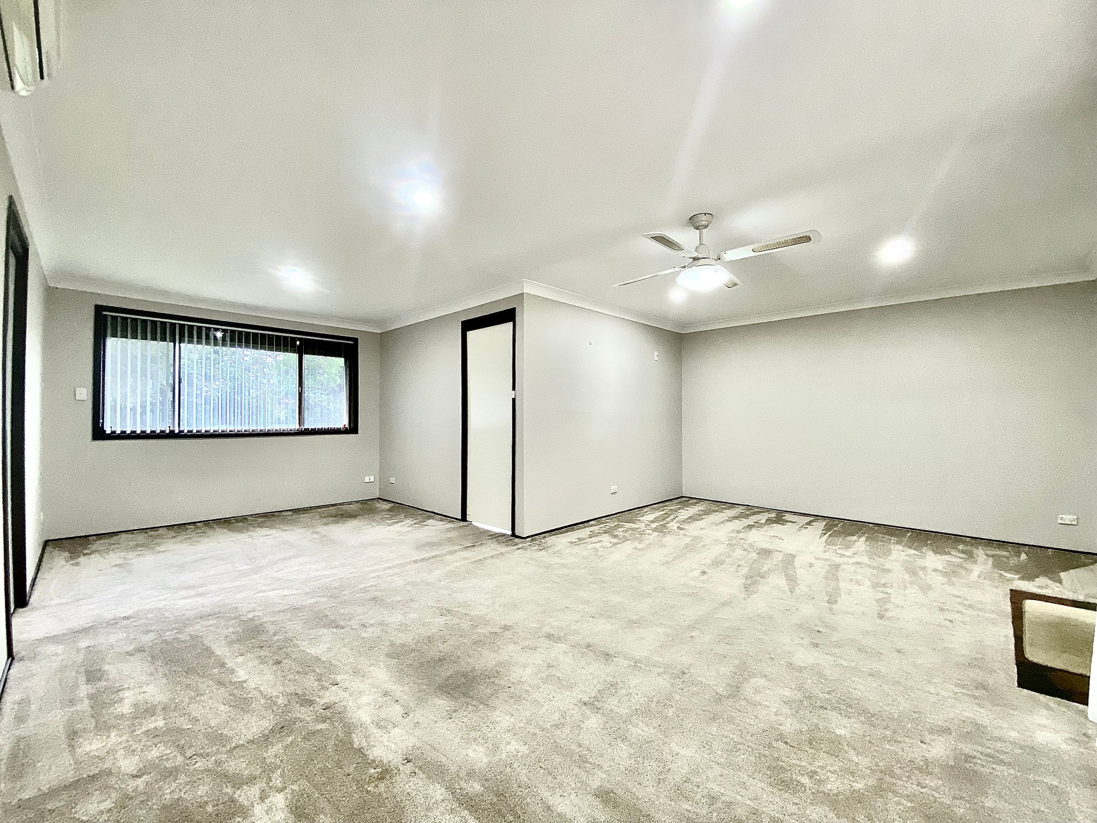 5 Giles Crescent — photo 3 of 16