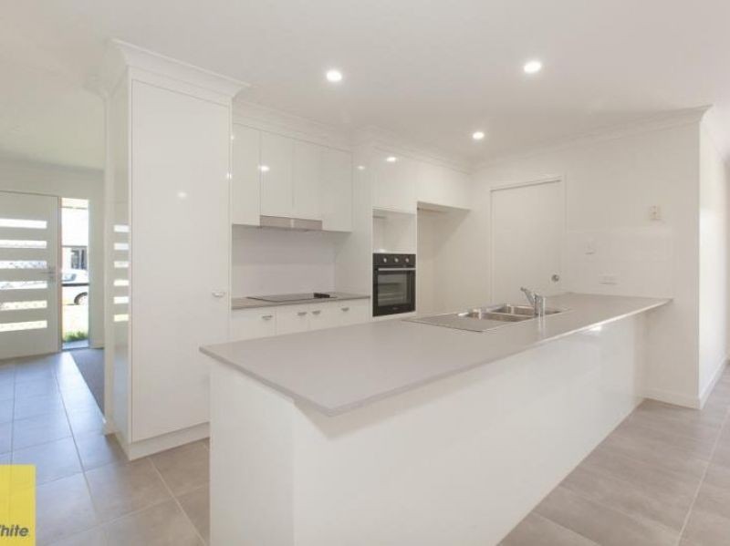 36 Stradbroke Street, Redland Bay, QLD 4165