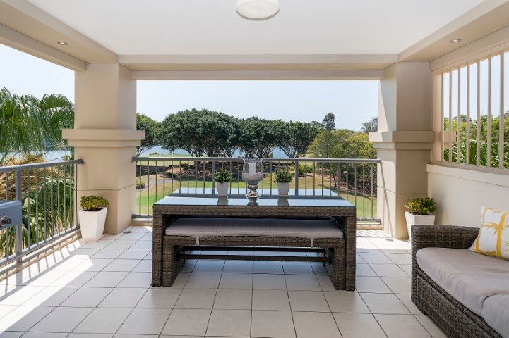 8433 Magnolia Drive East, Hope Island QLD 4212