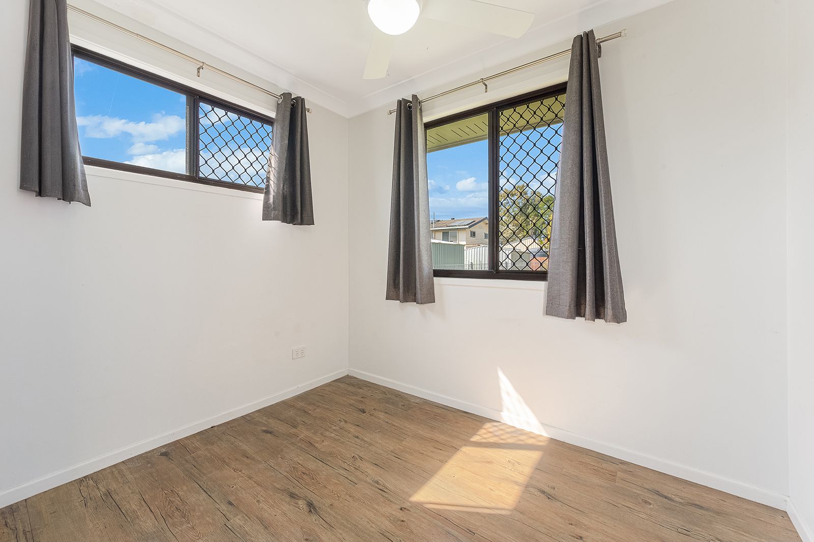 16 Katherine Street — photo 7 of 13