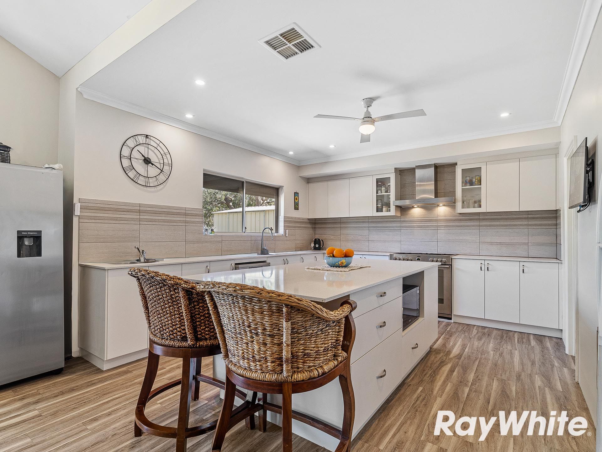 107 South Western Highway — photo 8 of 22