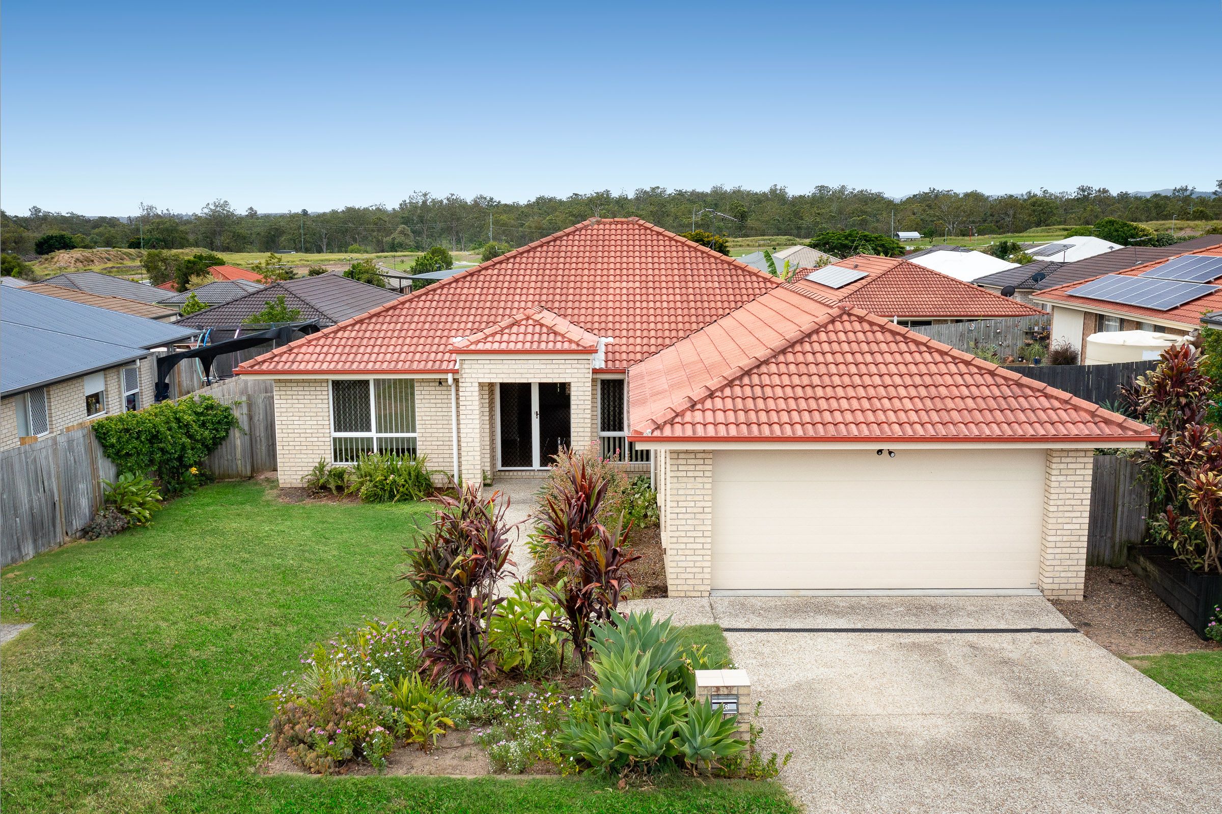 16 Walnut Crescent, Lowood, QLD 4311