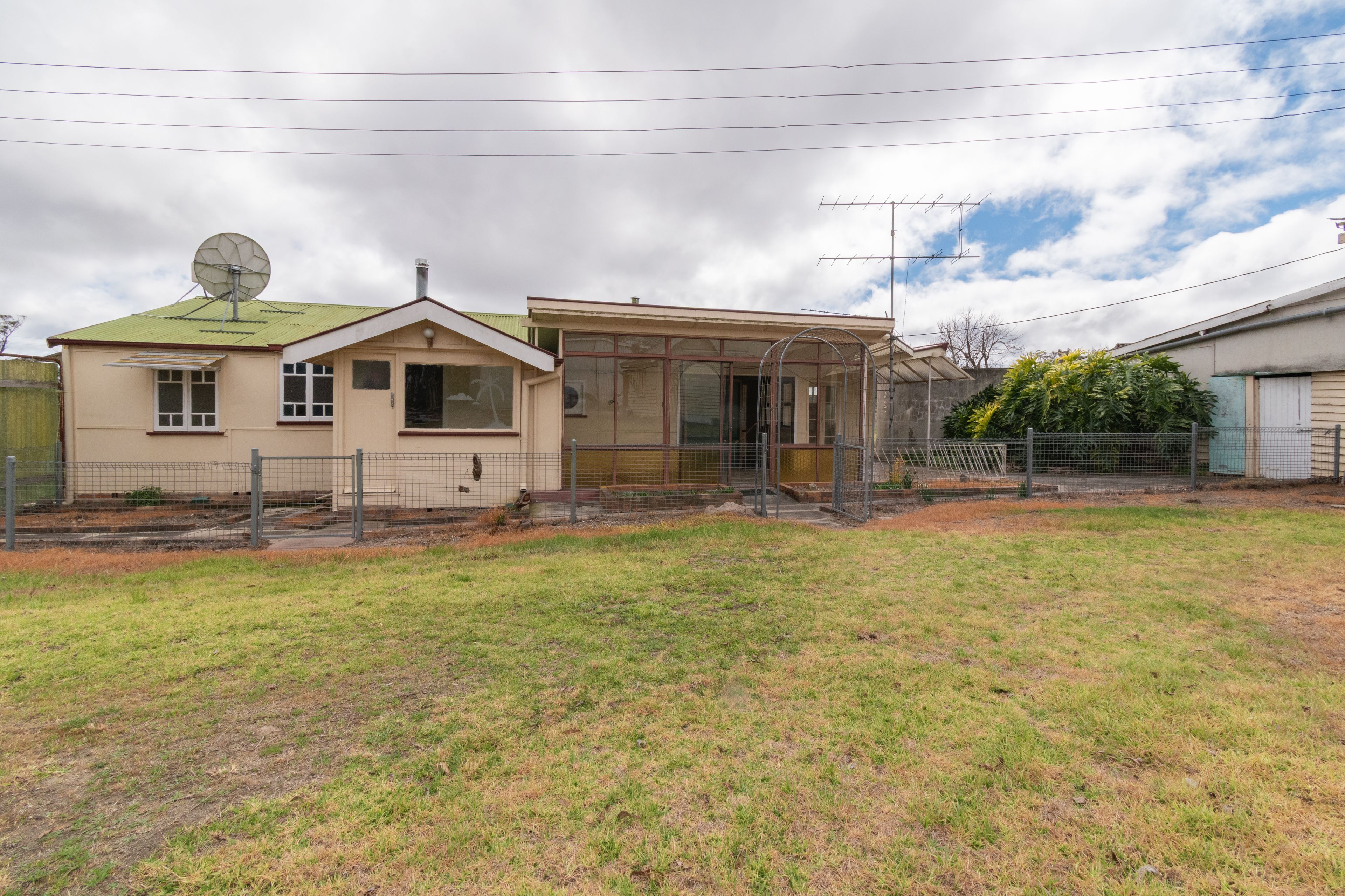 24935 New England Highway — photo 11 of 29