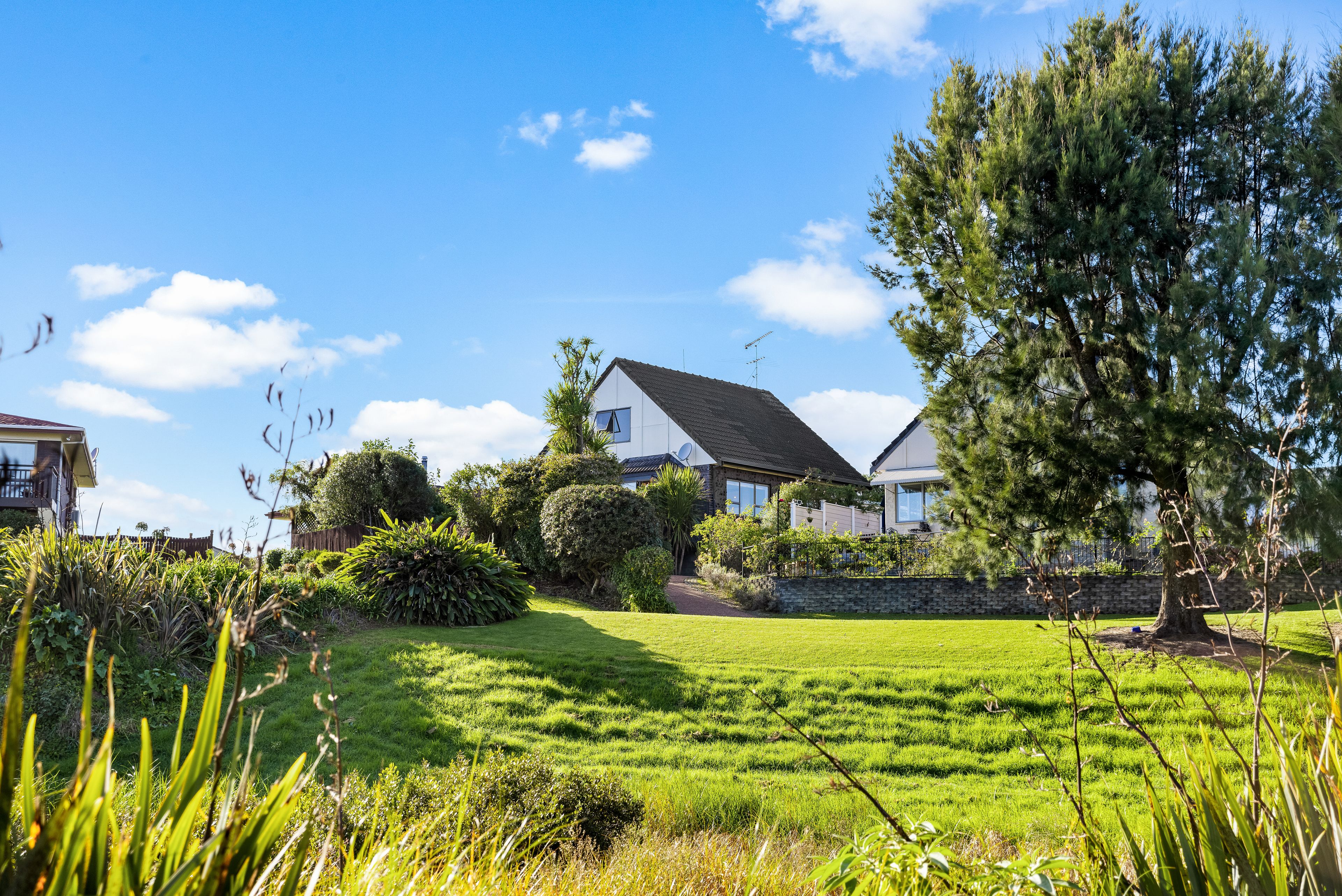 2/28 Rapallo Place, Farm Cove, Manukau City