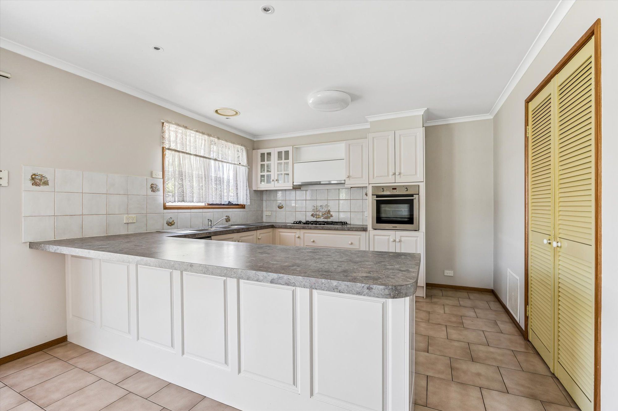 53 Severn Crescent — photo 4 of 6