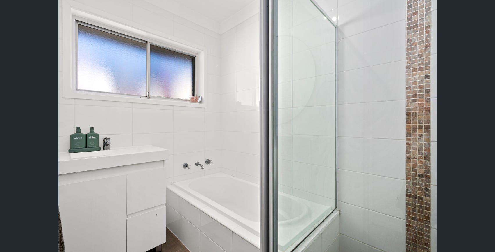 2 Cox Parade, Mount Warrigal, NSW 2528
