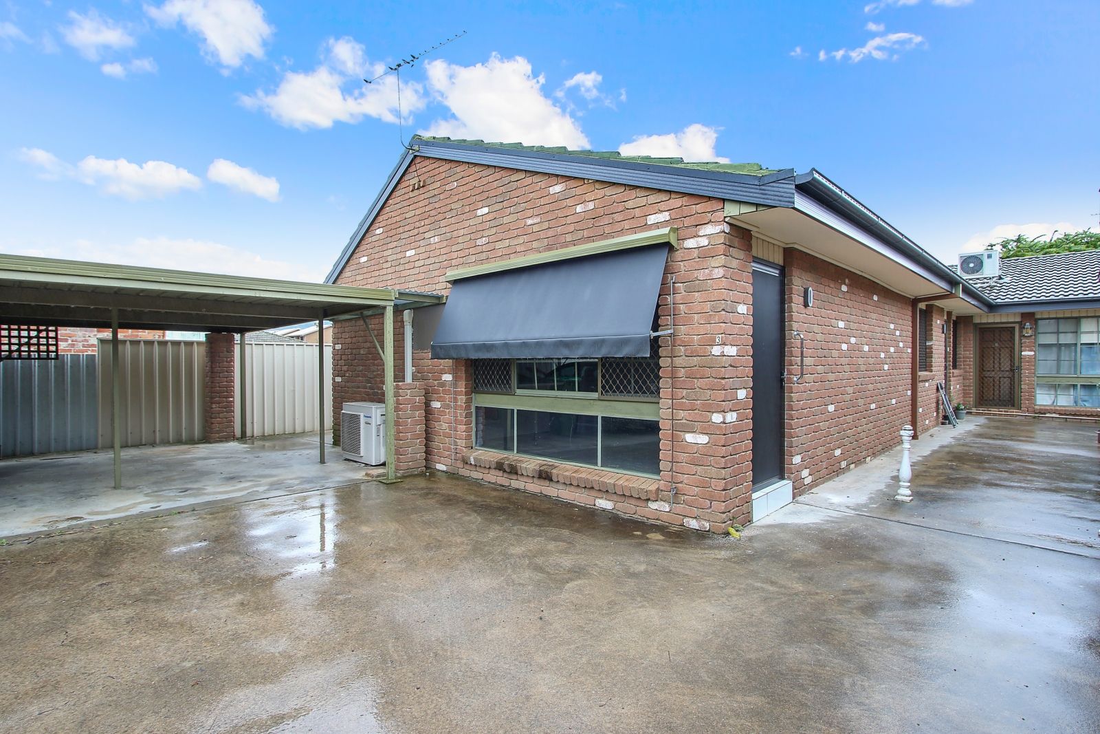 3-398-kotthoff-street-lavington-nsw-2641-leased-unit-ray-white