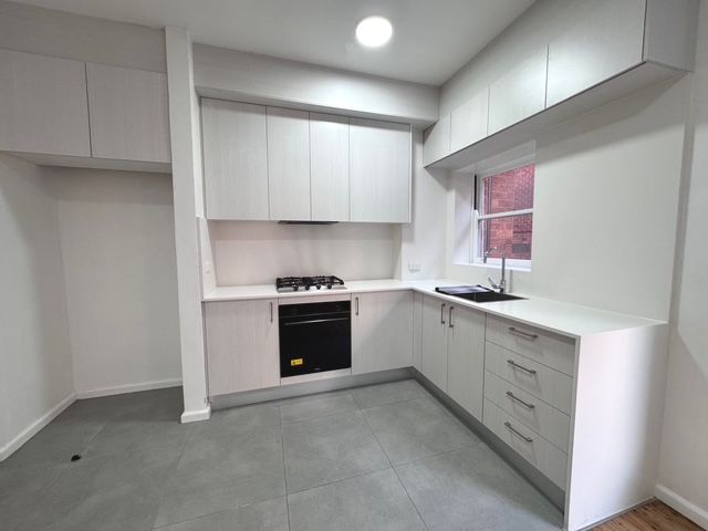 2/56 PARK Road, Hurstville, NSW 2220