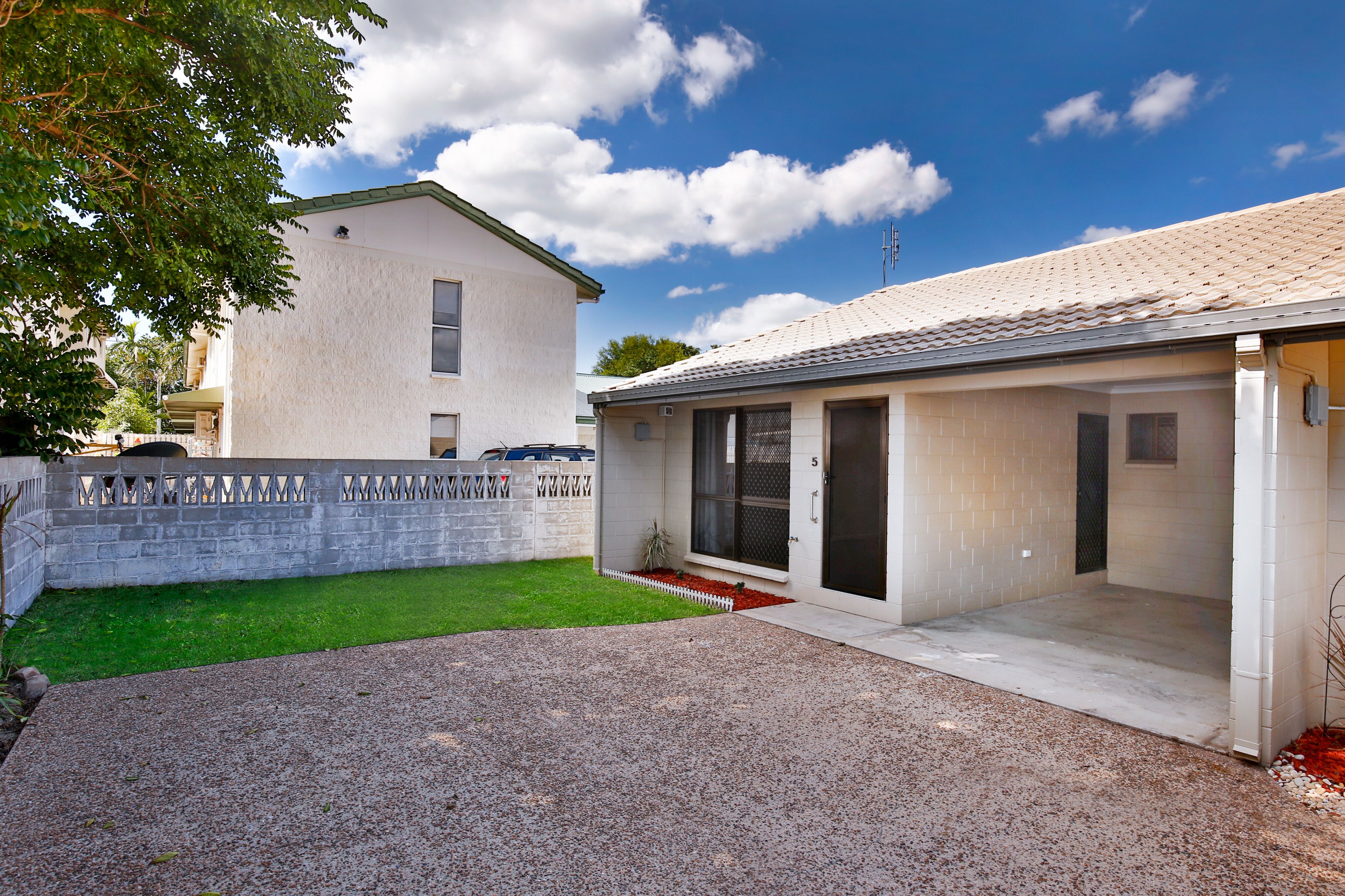 54 Lowth Street, Rosslea QLD 4812