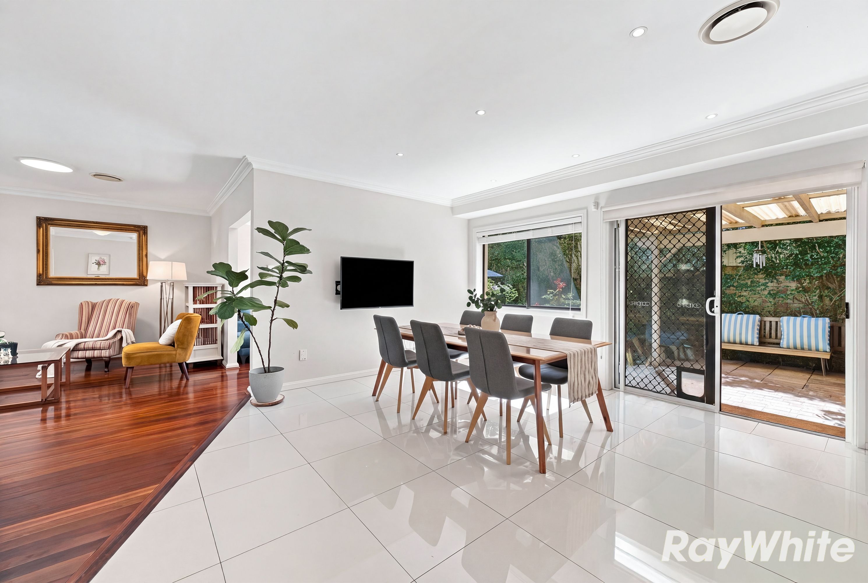 6/125-127 Bettington Road — photo 3 of 18