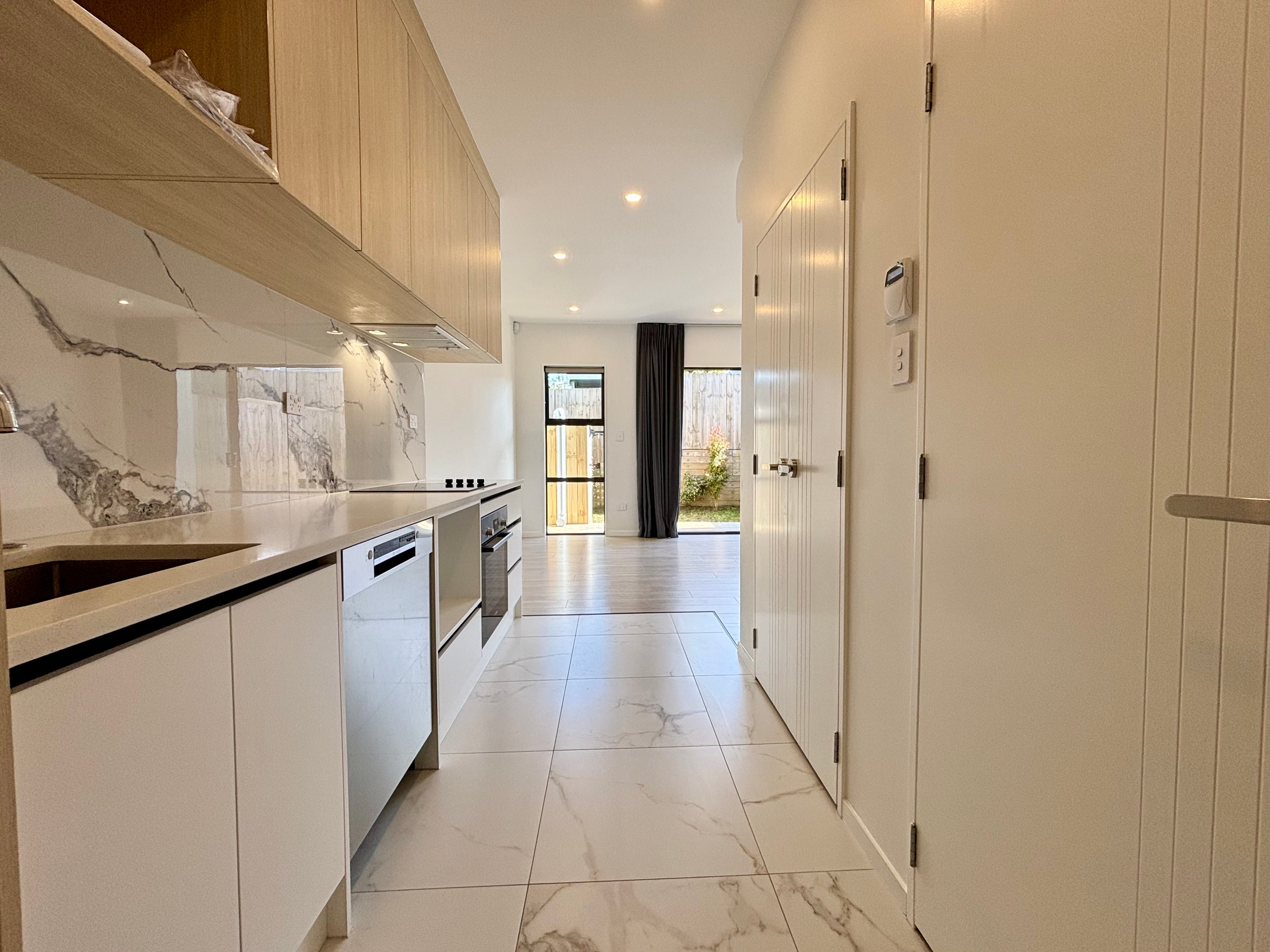 4/25 Abbotleigh Avenue, Te Atatu Peninsula, Waitakere City