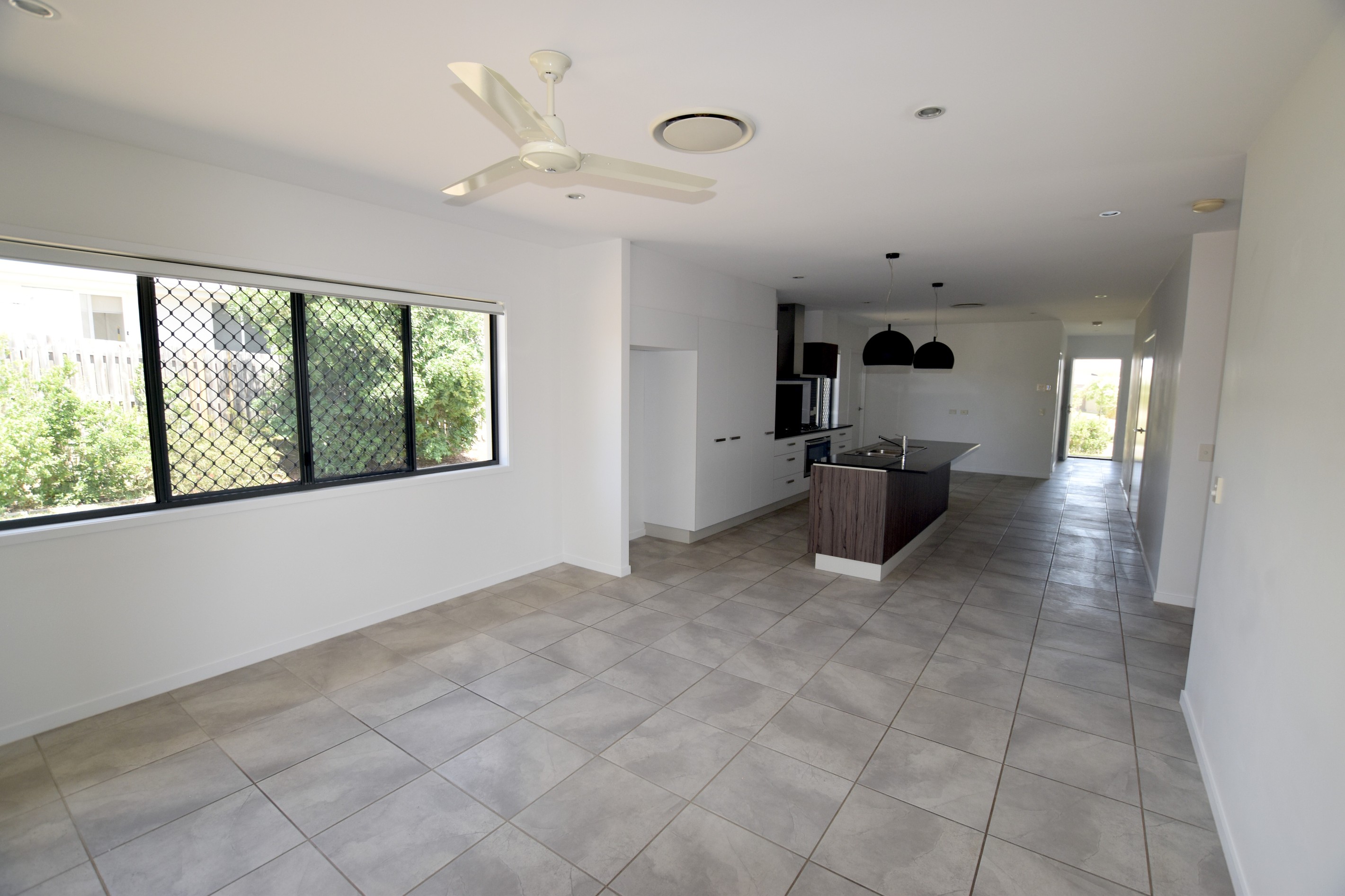 5 Eccles Court, Kirkwood, QLD 4680