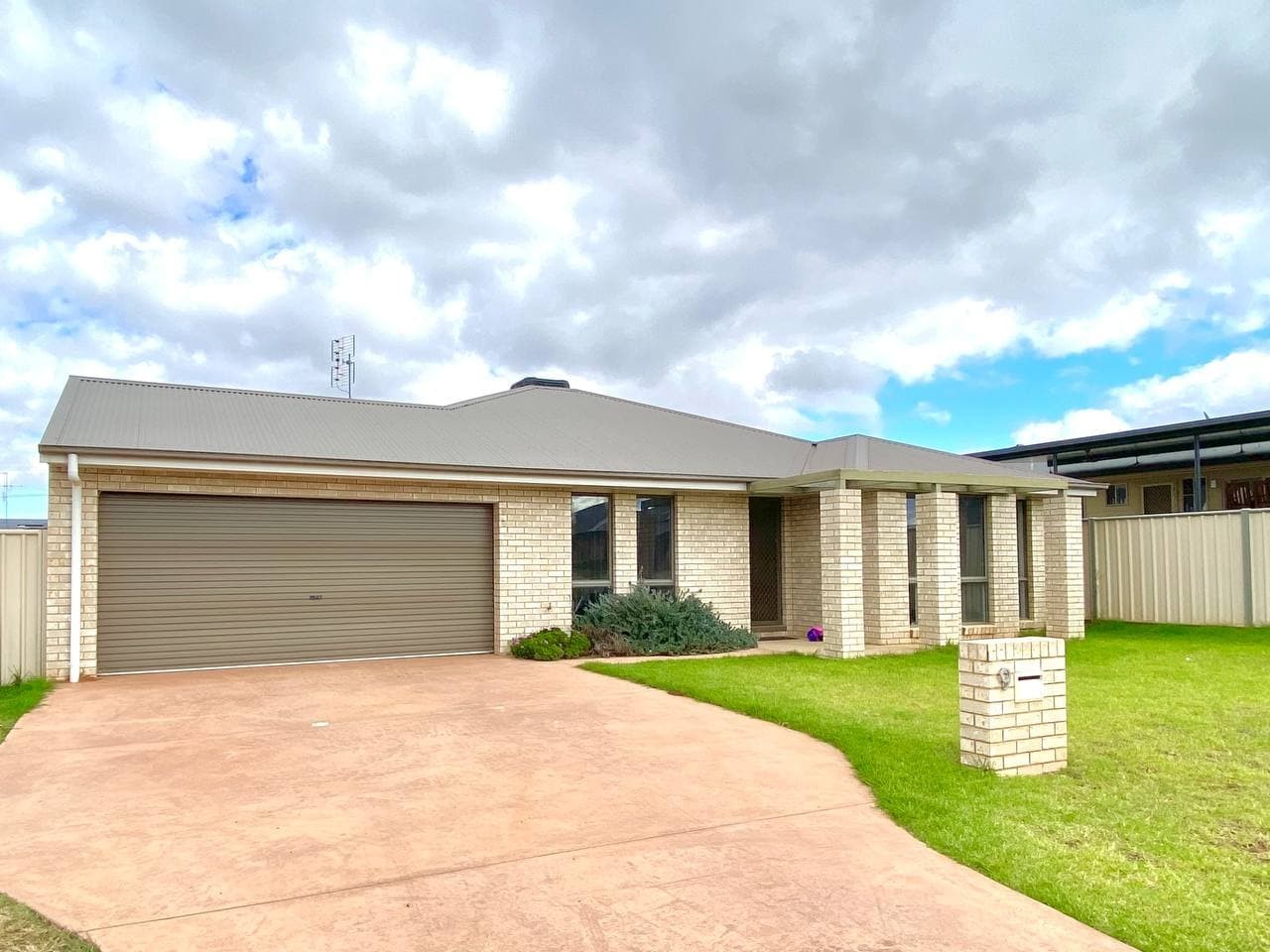9 Monastery Close, Parkes, NSW 2870