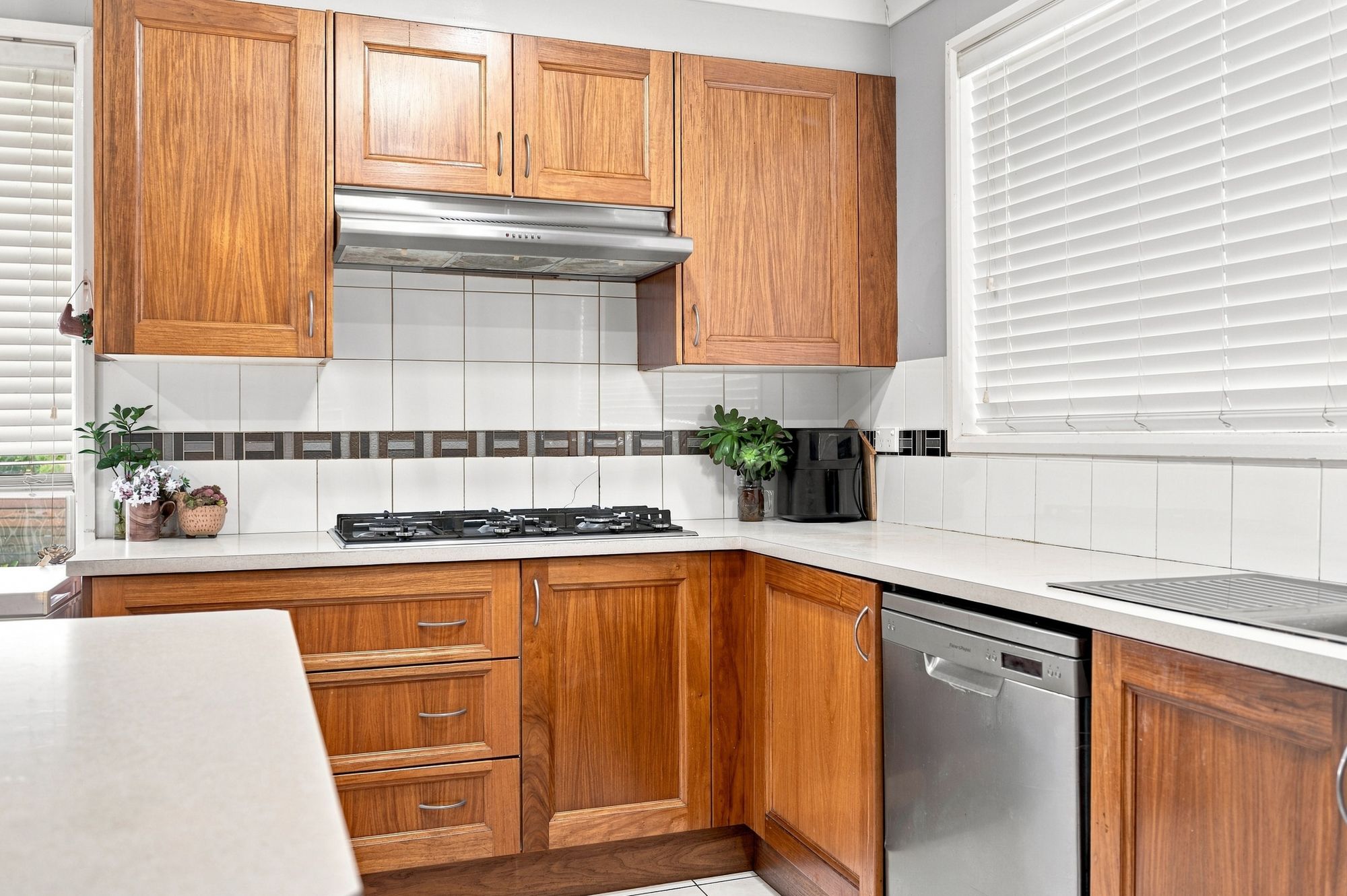 26 Megalong Crescent — photo 5 of 18