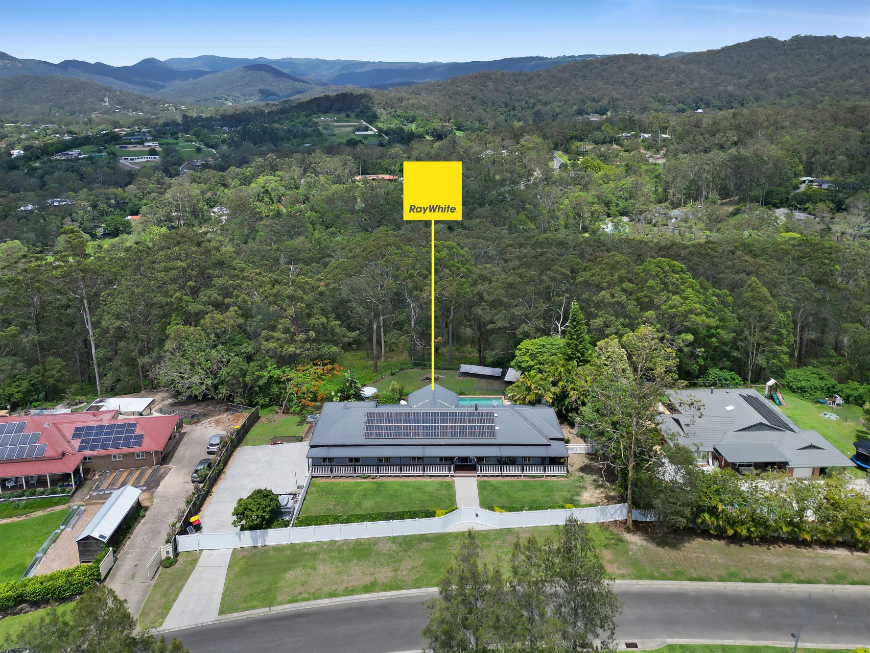 28 Sehmish Court, Bonogin, QLD 4213