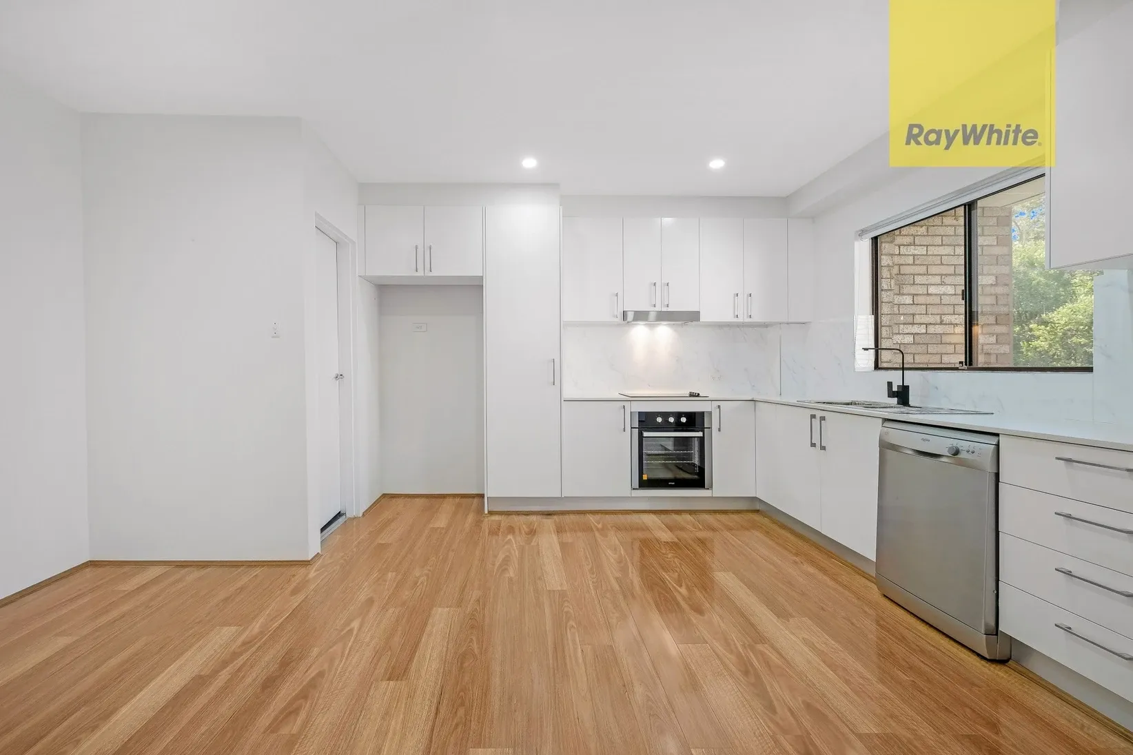 7/2 Bellevue Street — photo from Ray White Oatlands
