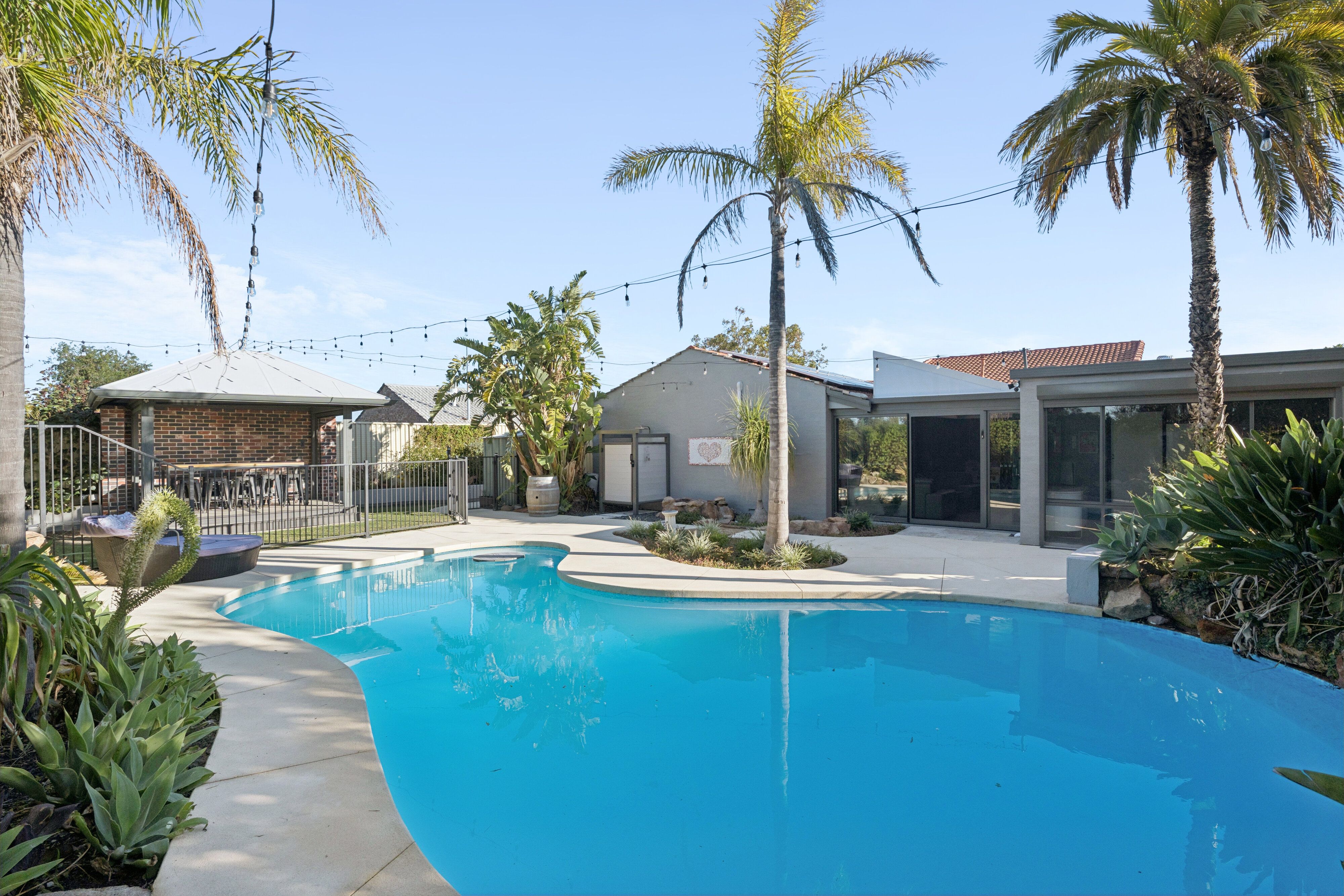 168 Bridgewater Drive, Kallaroo, WA 6025