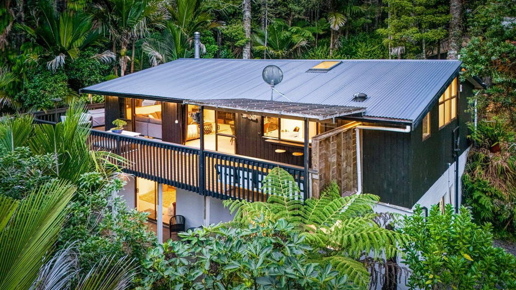 59 Otitori Bay Road, Titirangi, Waitakere City
