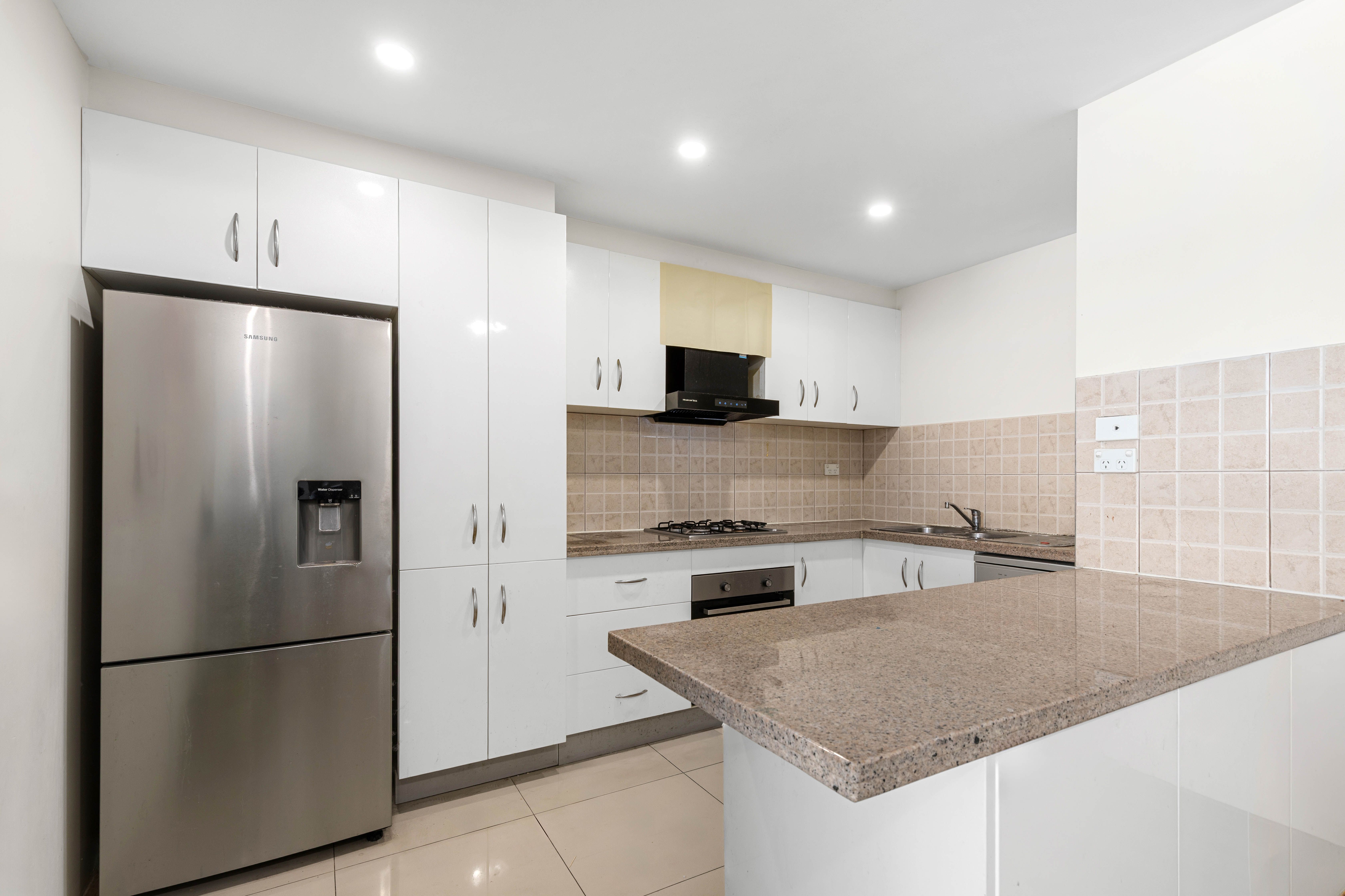 7/11-13 Treacy Street — photo 3 of 8
