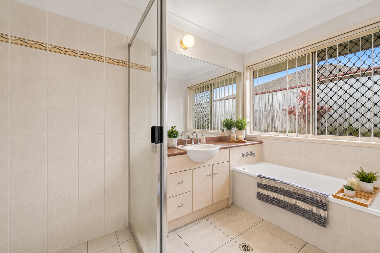 32 Whitmore Crescent — photo 13 of 19