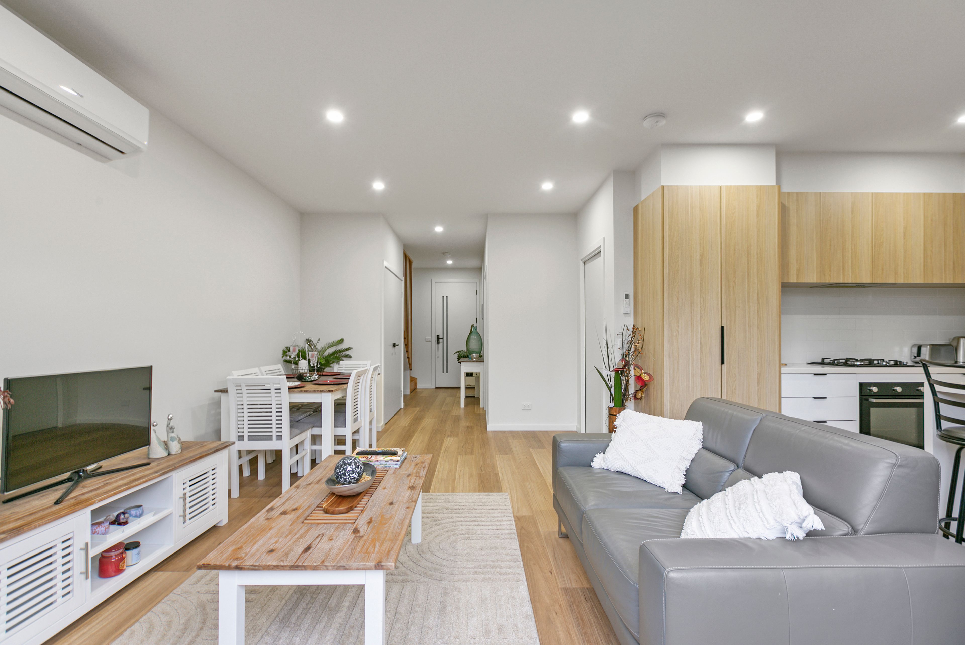 3/211 Oriel Road — photo 3 of 14
