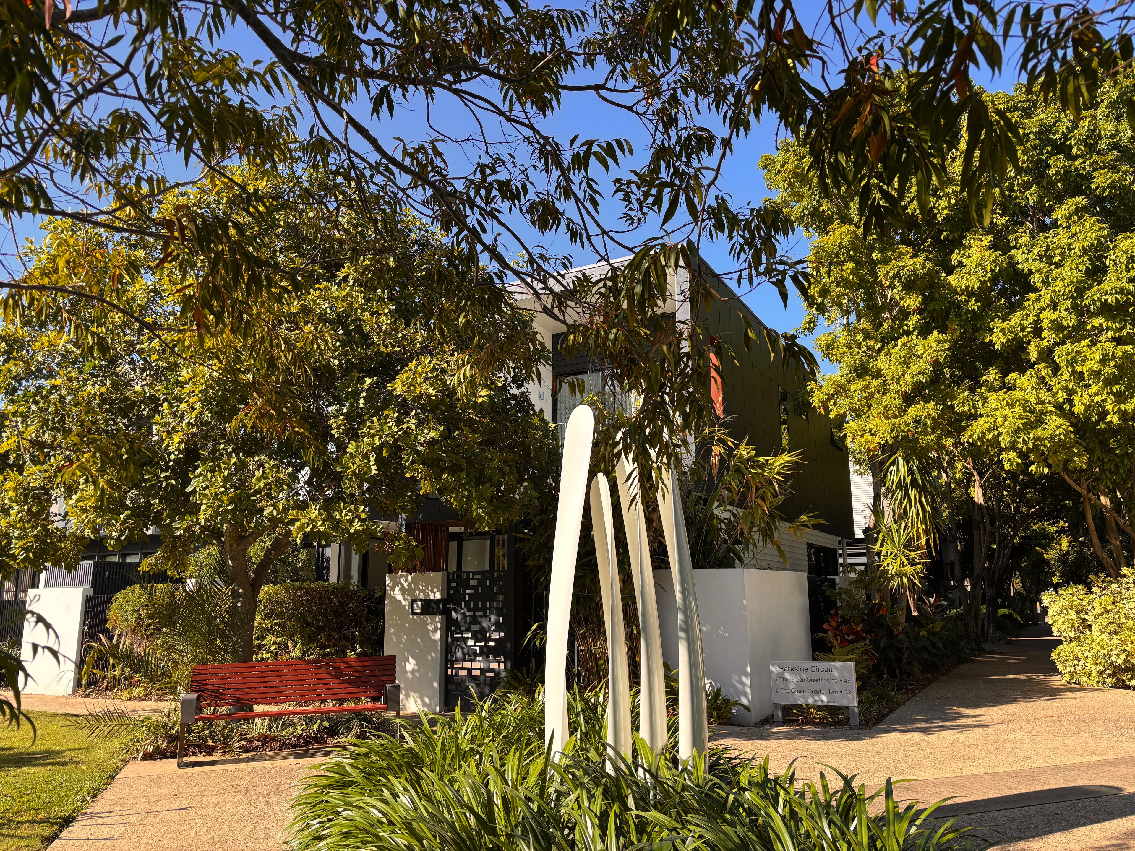1/33 Parkside Circuit, Hamilton, QLD 4007