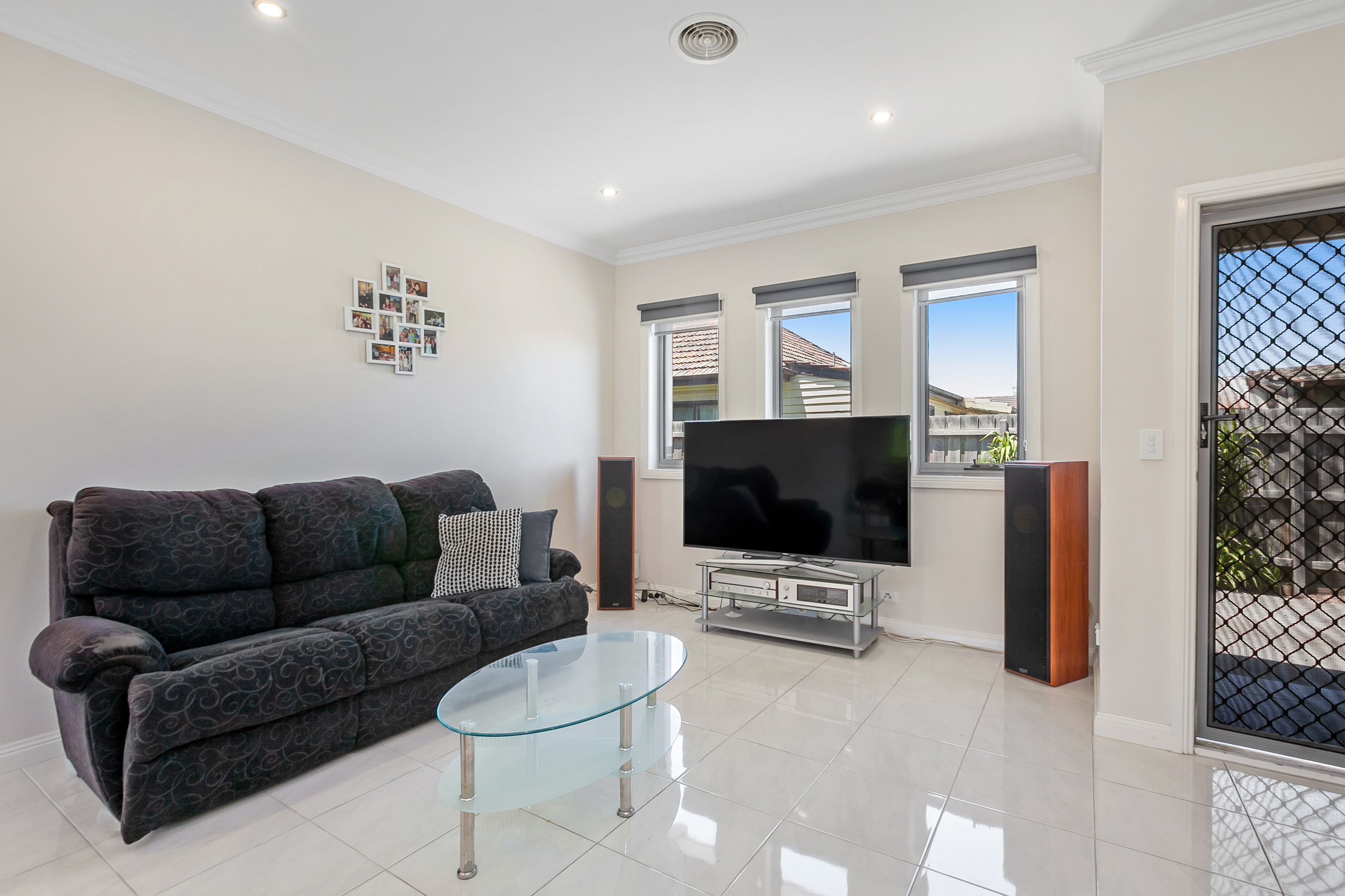 2/27 Waratah Avenue, Tullamarine, VIC 3043