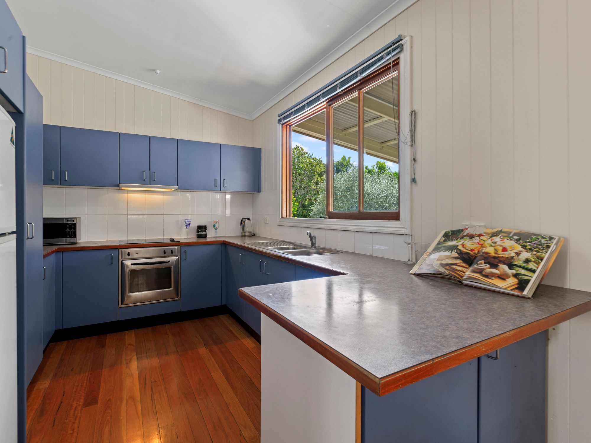 584A Vulture Street East, East Brisbane, QLD 4169