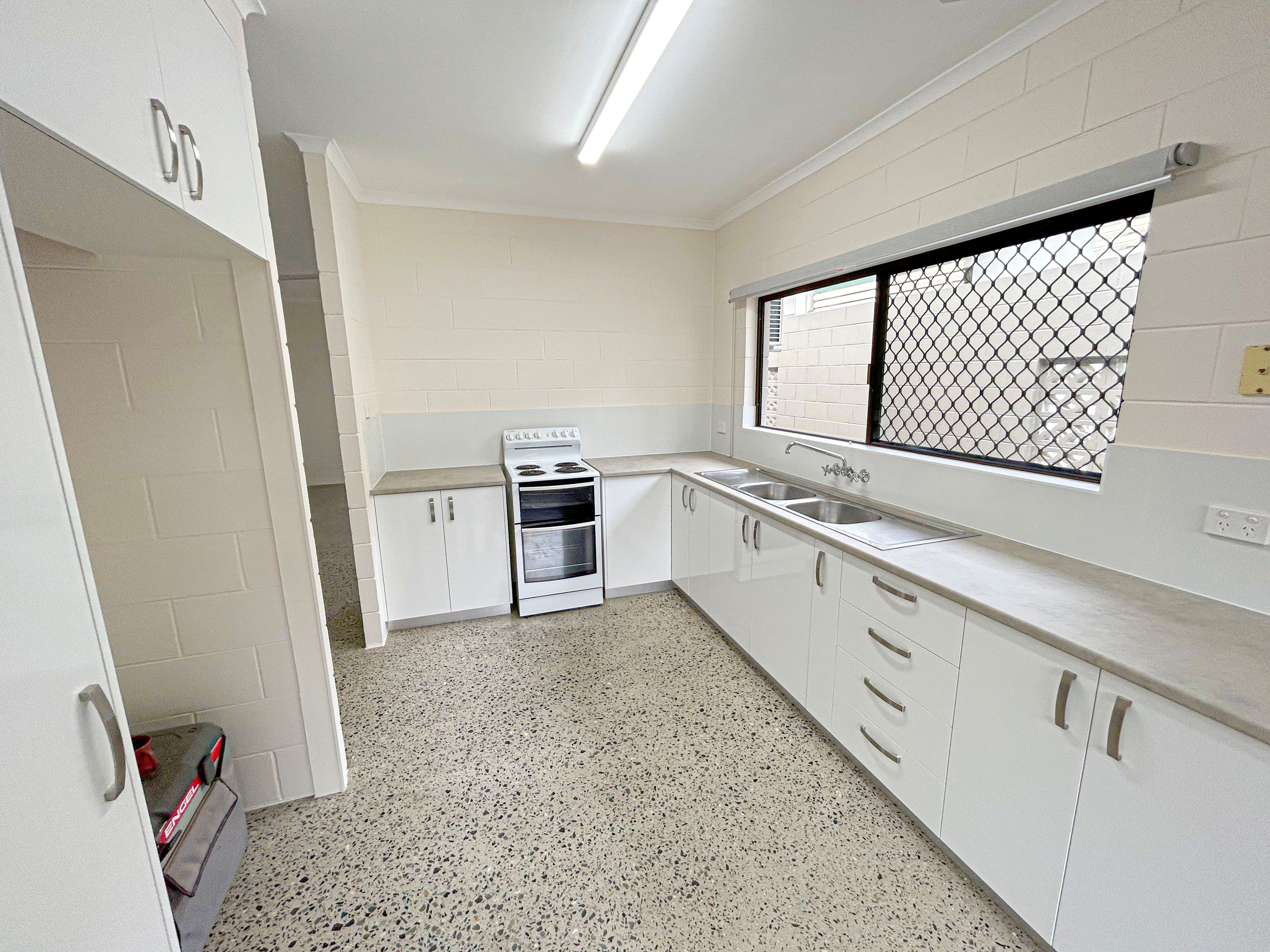 2/9 Simon Street, Freshwater, QLD 4870