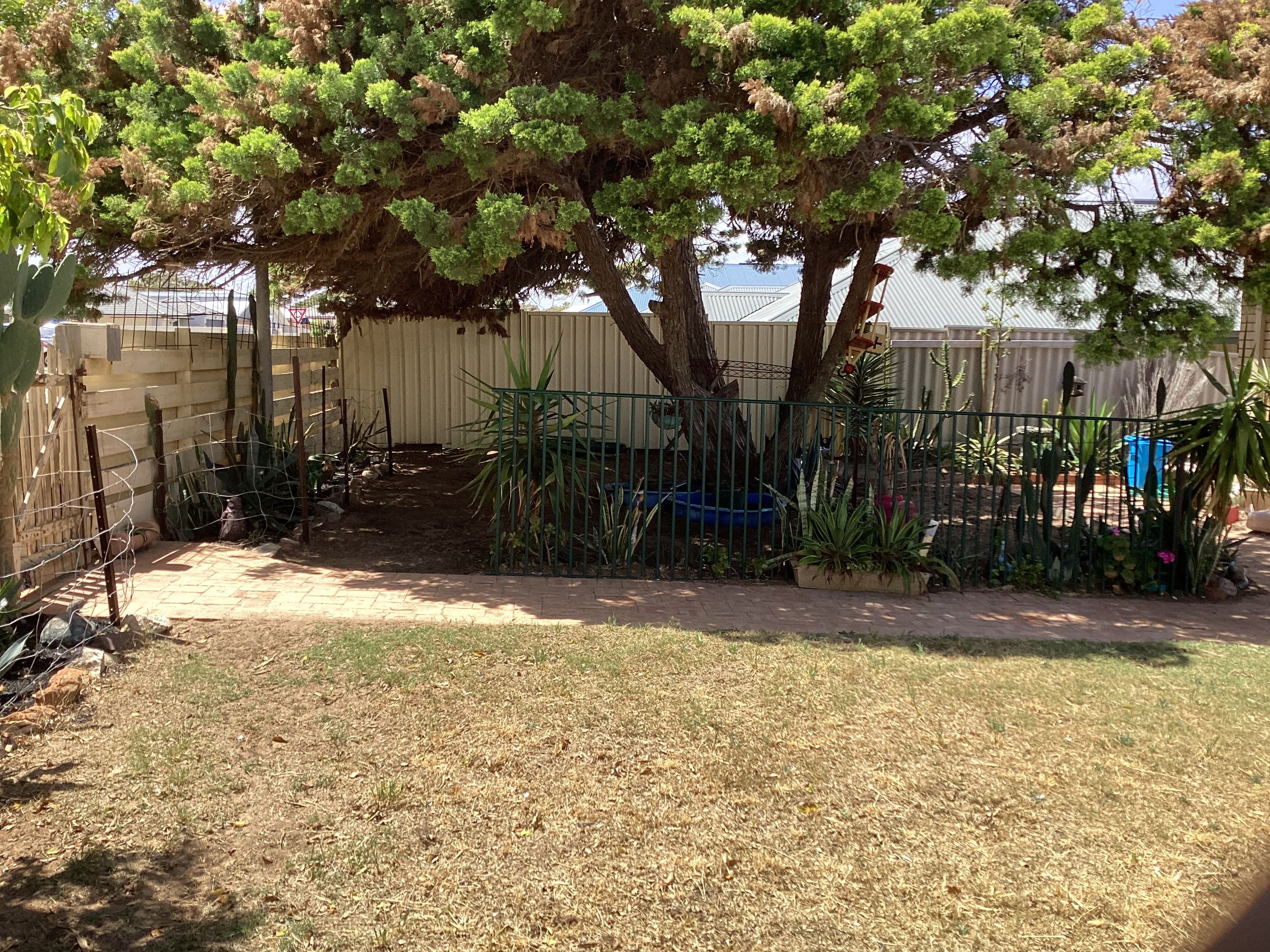 10 Stroud Street, Beachlands, WA 6530