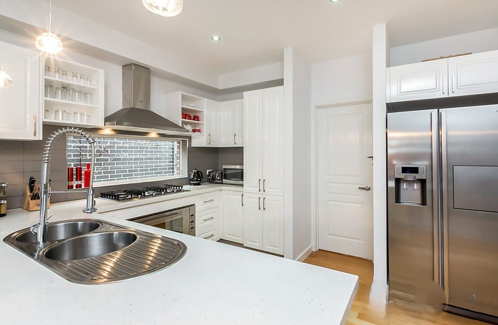 18 Nedlands Drive, Highton, VIC 3216