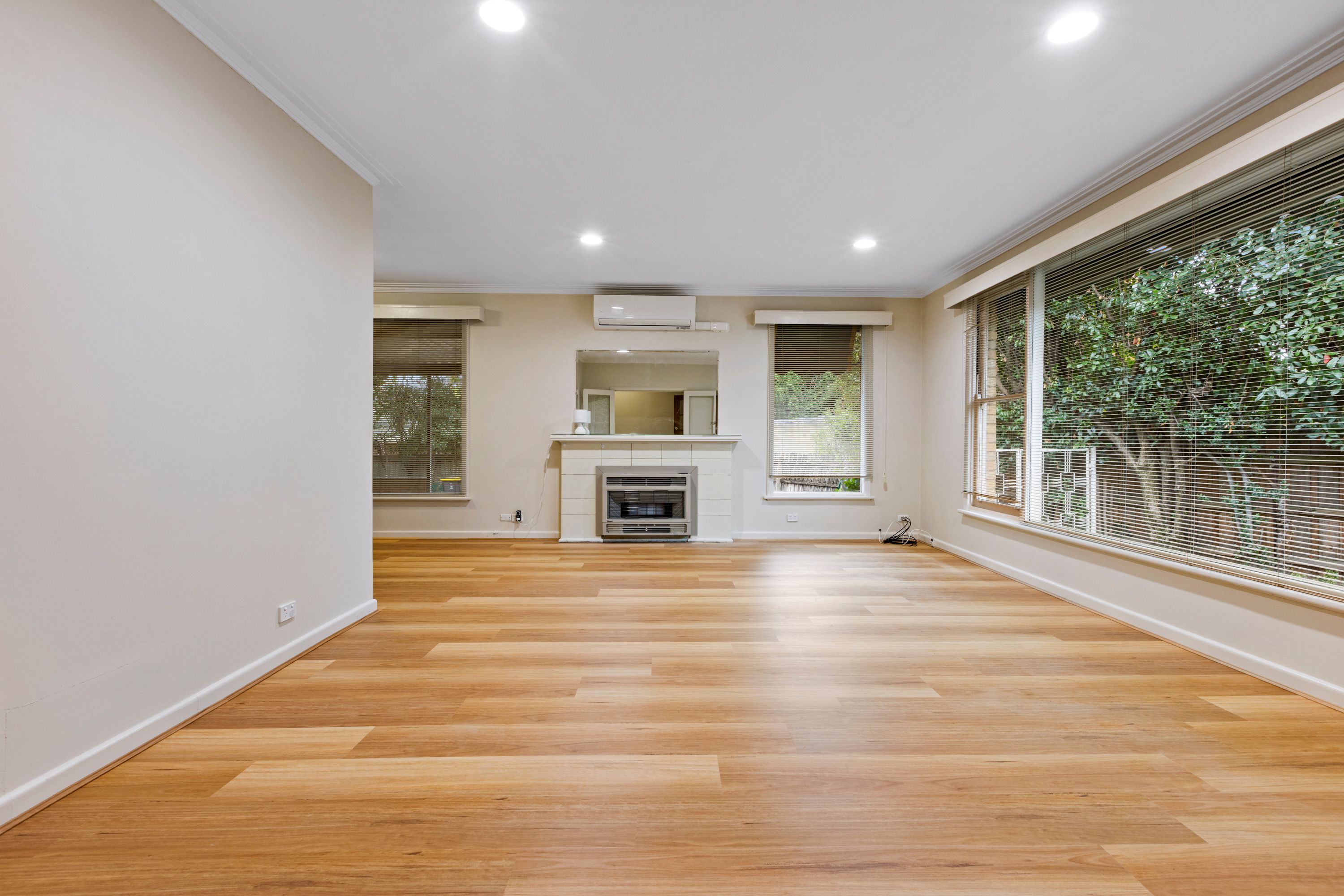 17 Woodstock Road, Mount Waverley, VIC 3149