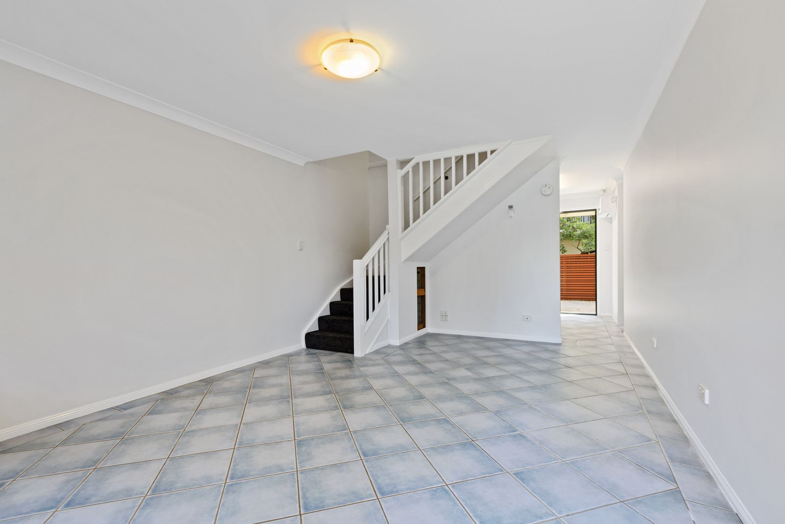 2/33 Gladys Street, Greenslopes, QLD 4120
