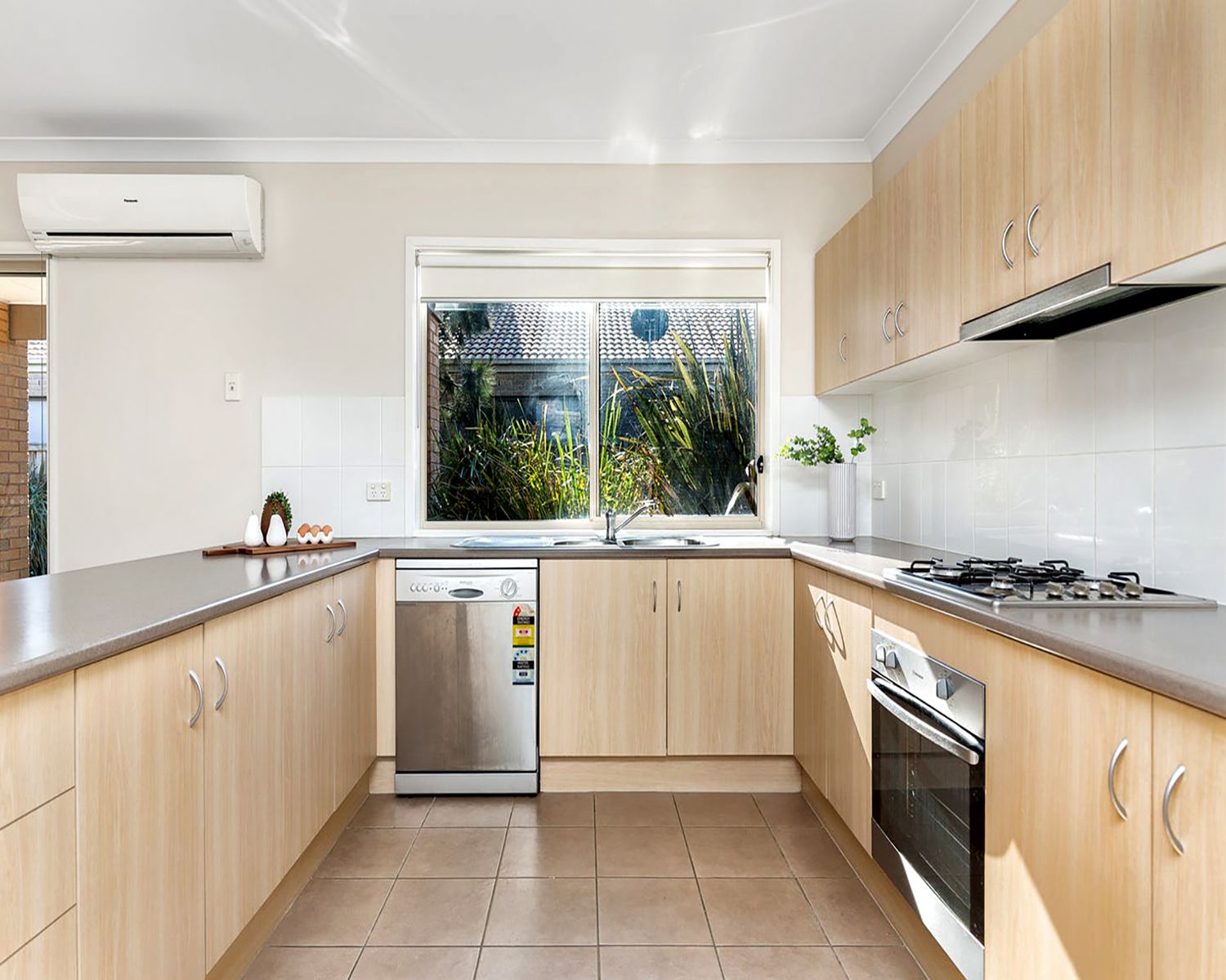7 Stanhope Avenue — photo 4 of 8