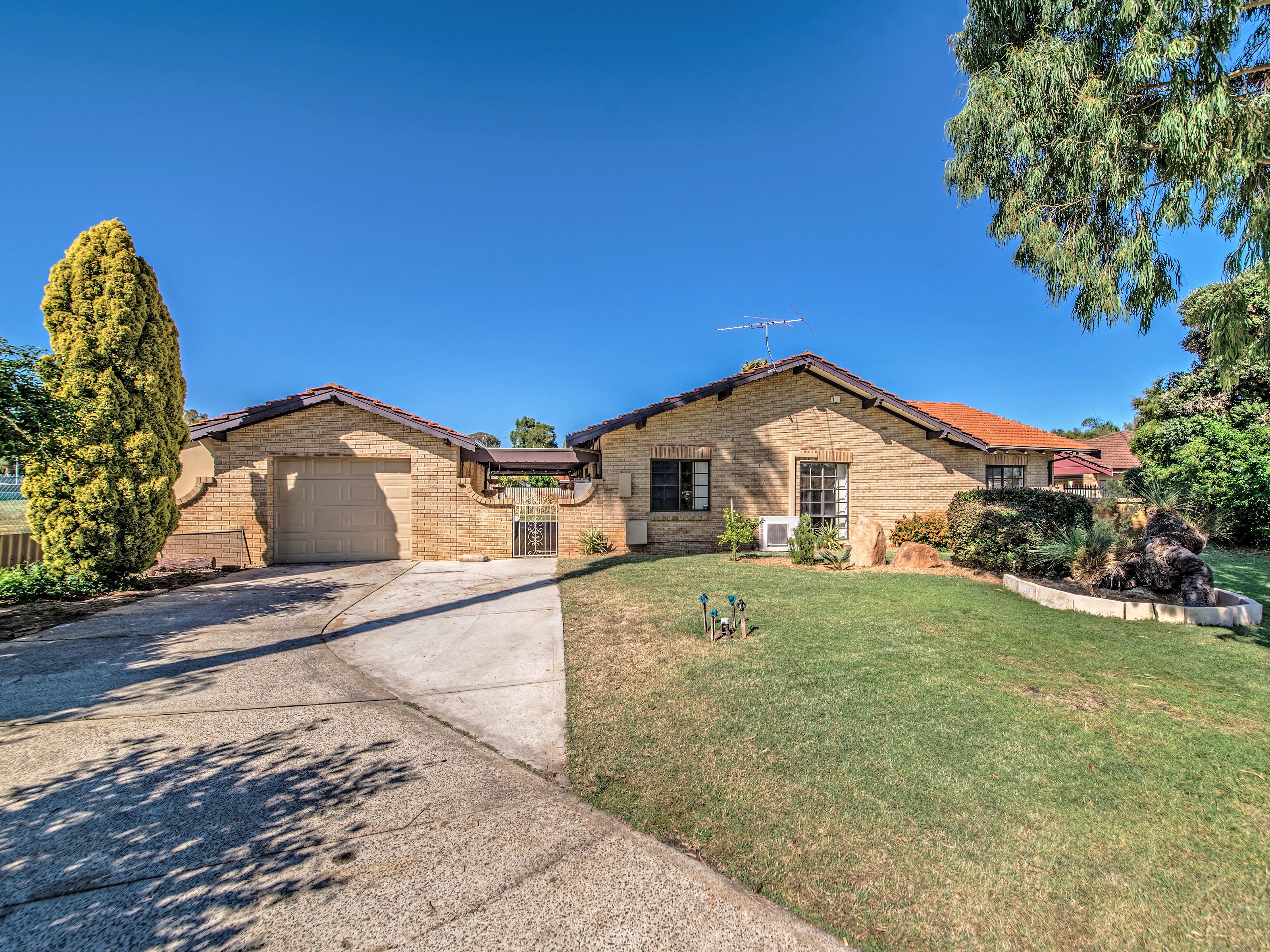 12 Dartford Crescent, Marangaroo, WA 6064