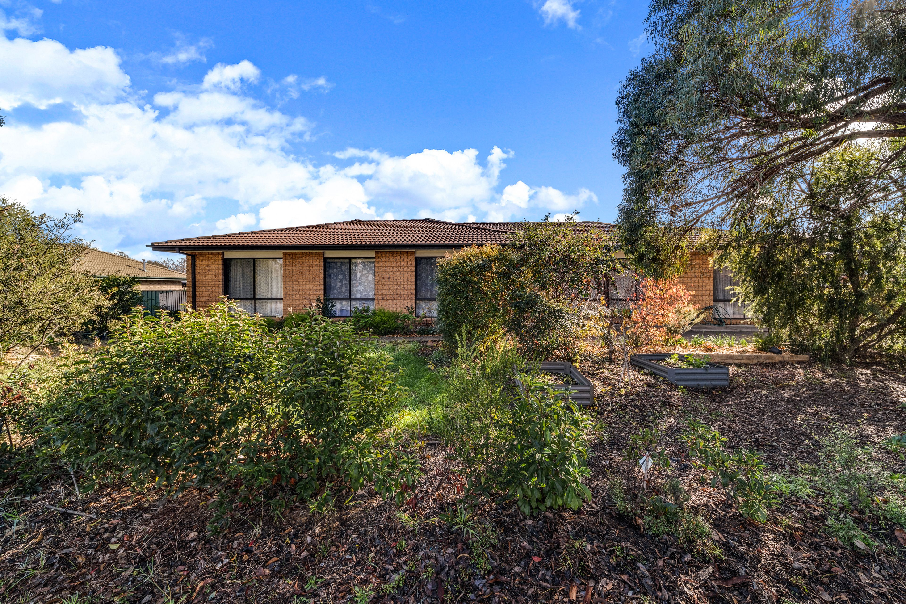 25 Ratcliffe Crescent, Florey ACT 2615