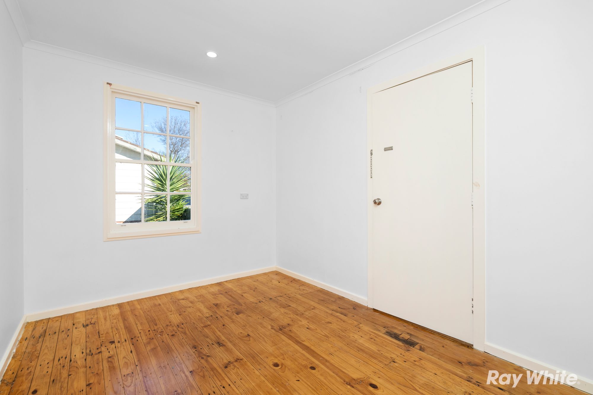 2 Meads Place — photo 6 of 10